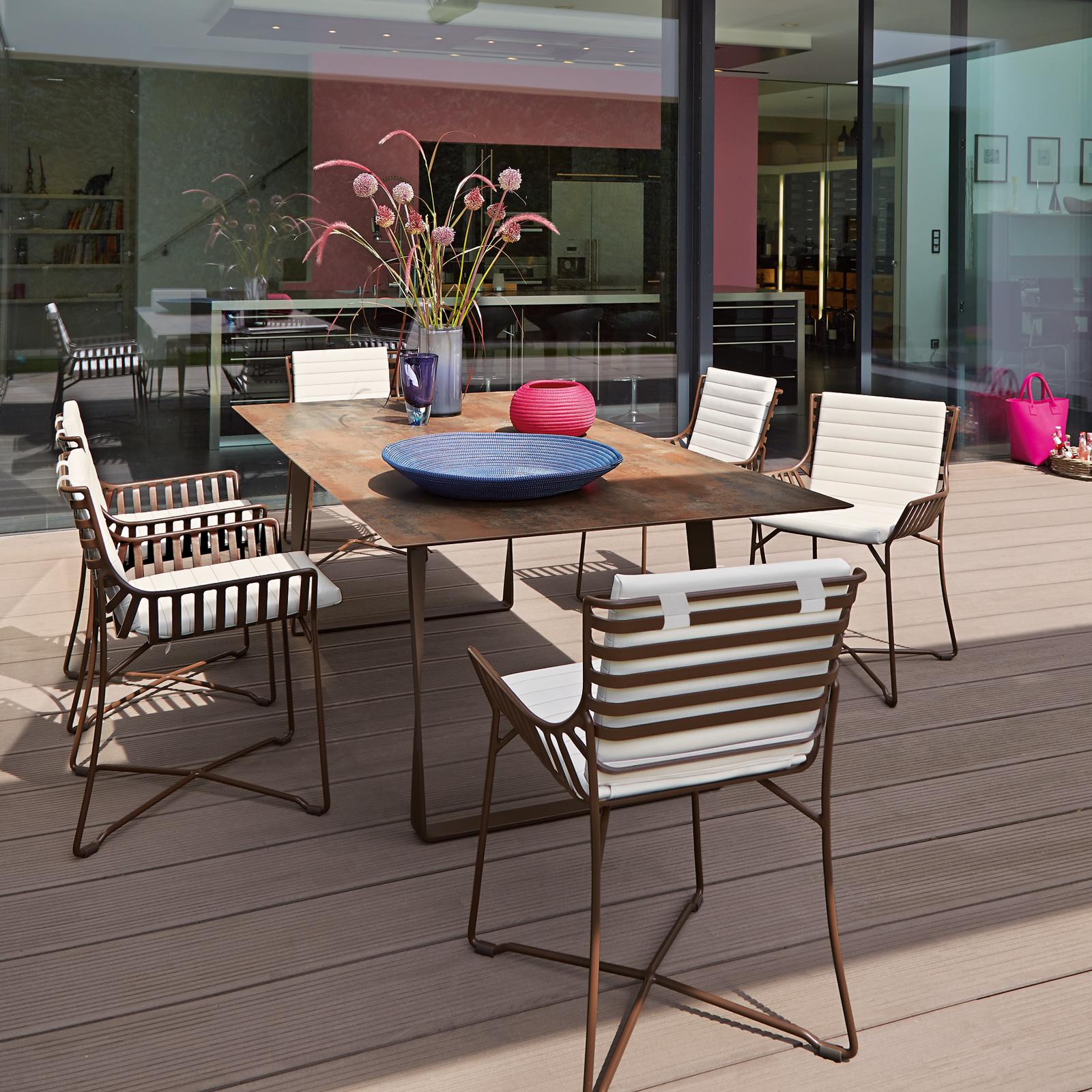 Esstisch und Stühle in Rost-Optik #terrasse #shabbychic #gartenmöbel ©Garpa