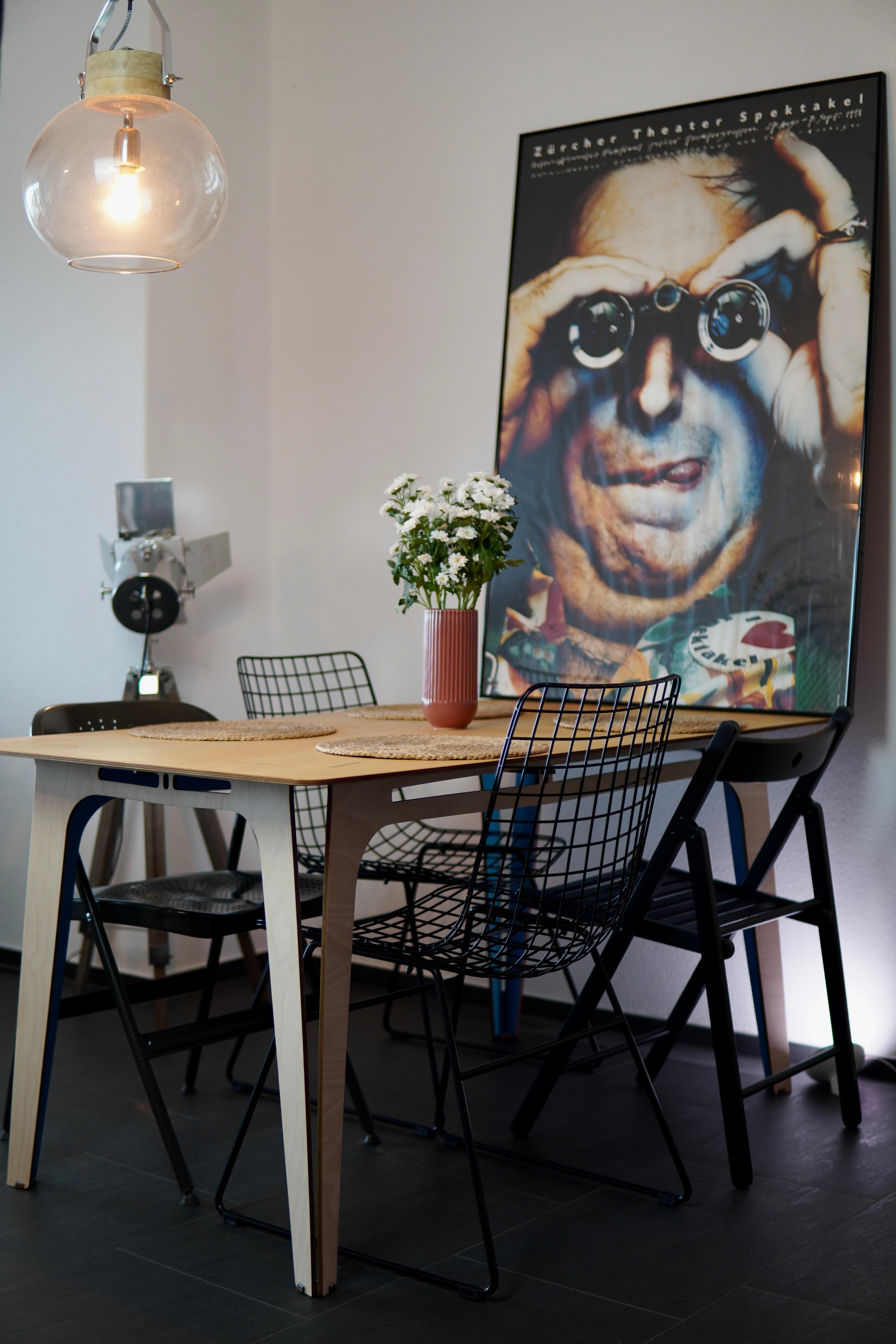 Esszimmer mit verschiedenen Stühlen. #esszimmer #interiordesign #diningroom
