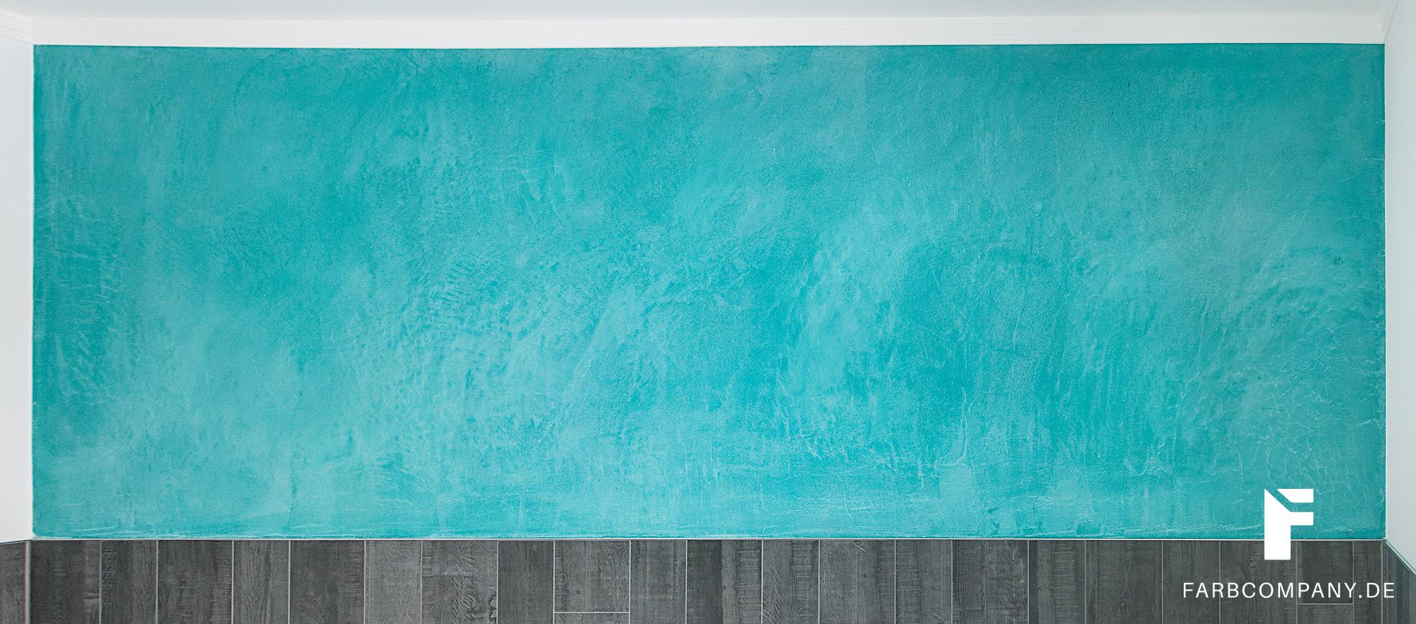 Exklusive Wandspachtelung/ Badezimmer Wandgestaltung mit Steinspachtel, fugenlos #spachteltechnik ©Farbcompany/ Mike Schleupner