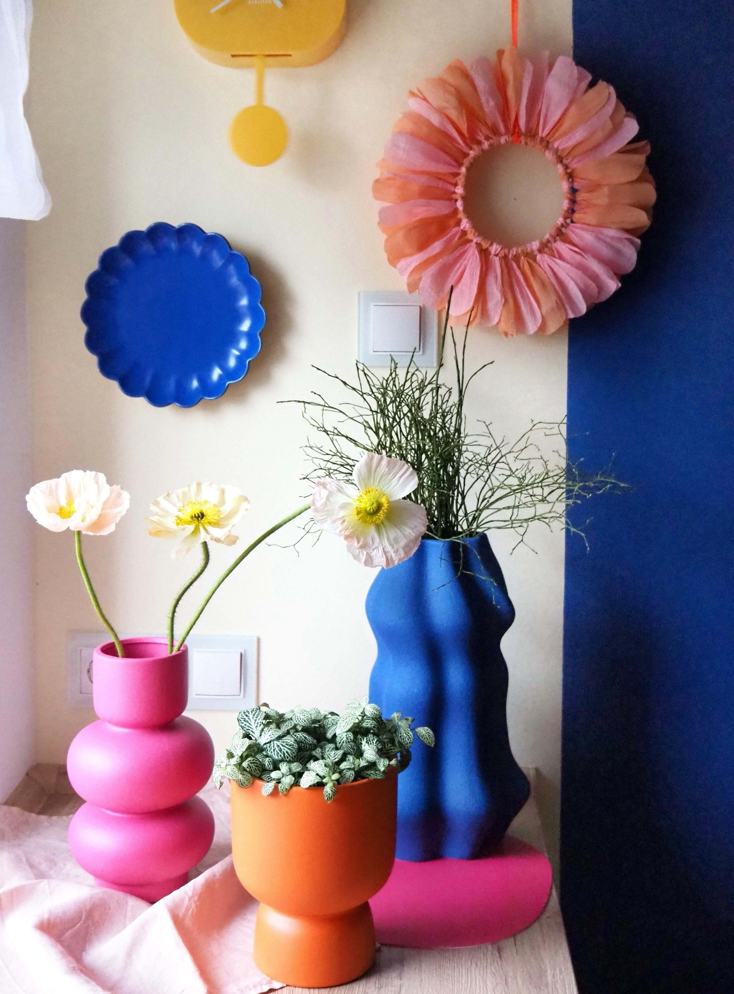 FARBENFROH #colordulhomedecor #dopaminevibes #colors #cornerofmyhome #diydecor #diywreath