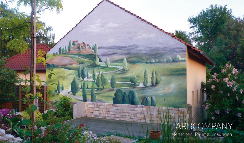 Fassadenmalerei einer toskanischen Landschaft in Hannover. #fassadengestaltung #wandmalerei #airbrushwandgestaltung ©Farbcompany