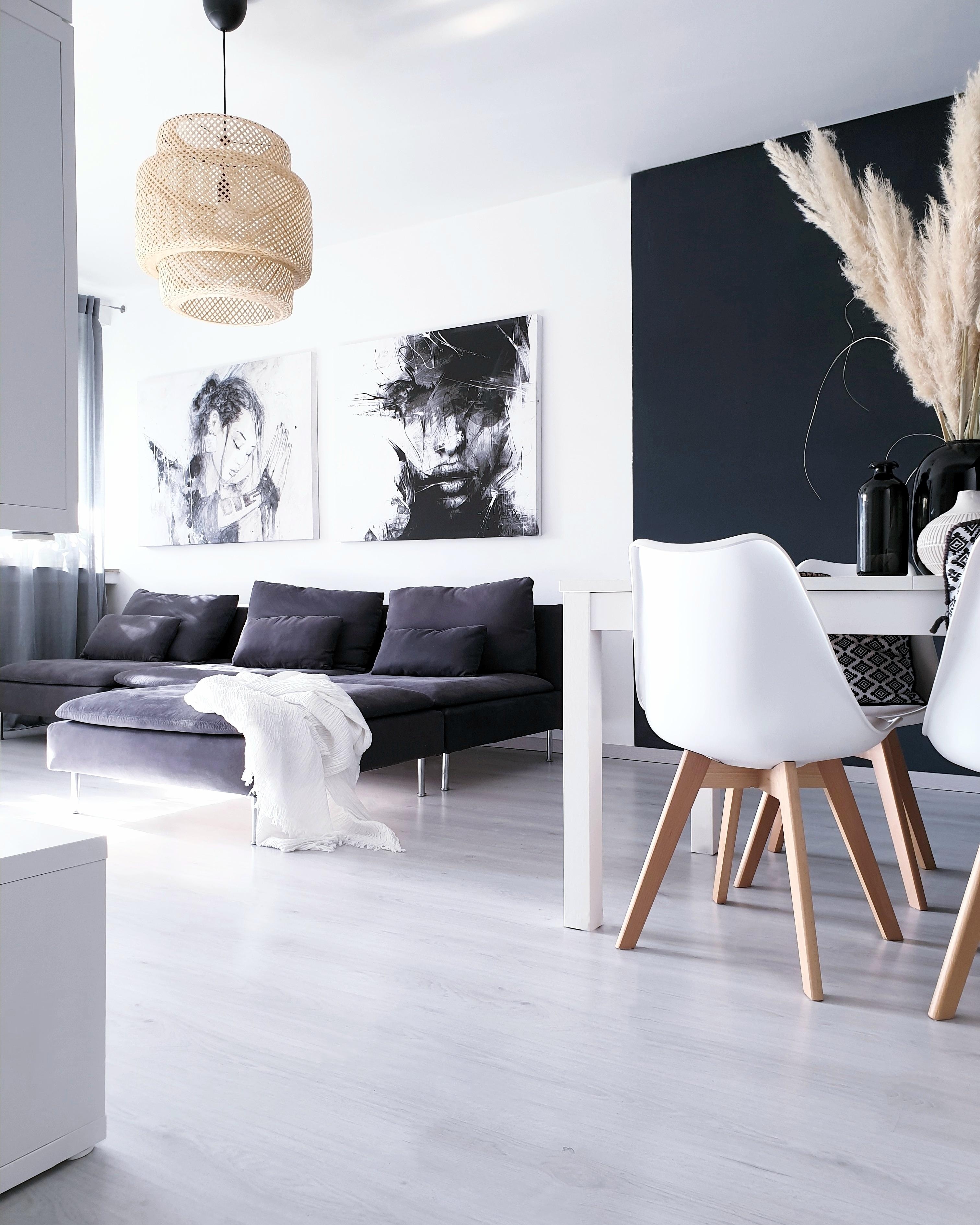 Fehlt nur noch ein schöner Teppich 🙂🙃🙂
#söderhamn #couch #couchgarnitur #wohnzimmer #essbereich #wandbilder