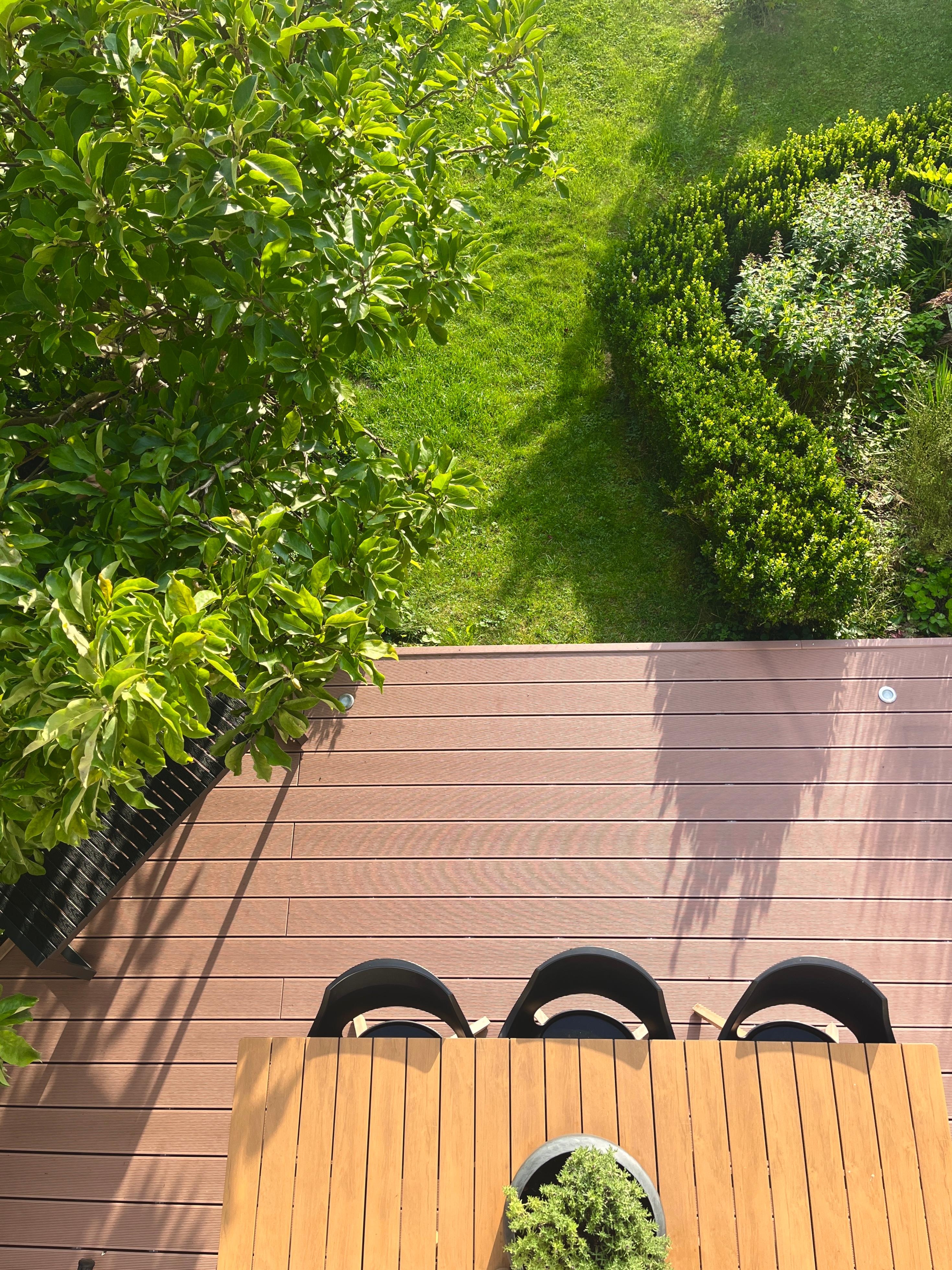 Feierabend 🌾
#terrassengestaltung#garten#wpc#lavendel#feierabend#outdoorliving#magnolie#happyplace#abendsonne