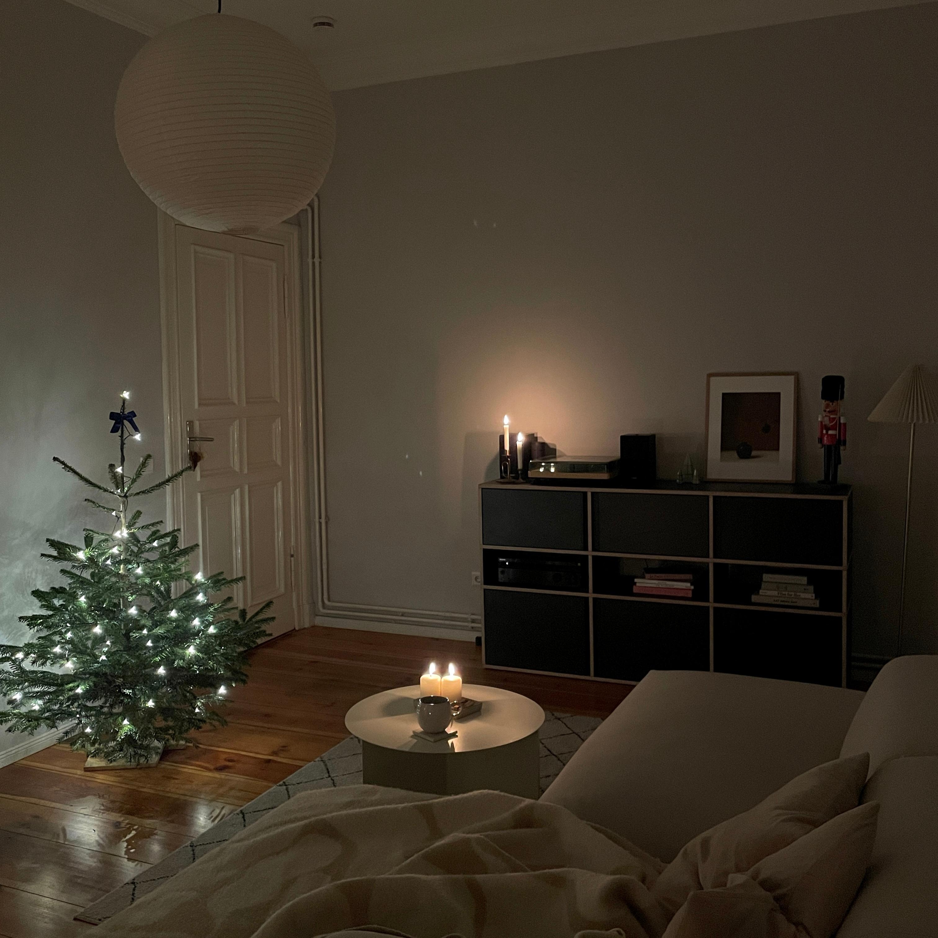 festive season 
#livingroom #simple #neutral #christmas 
