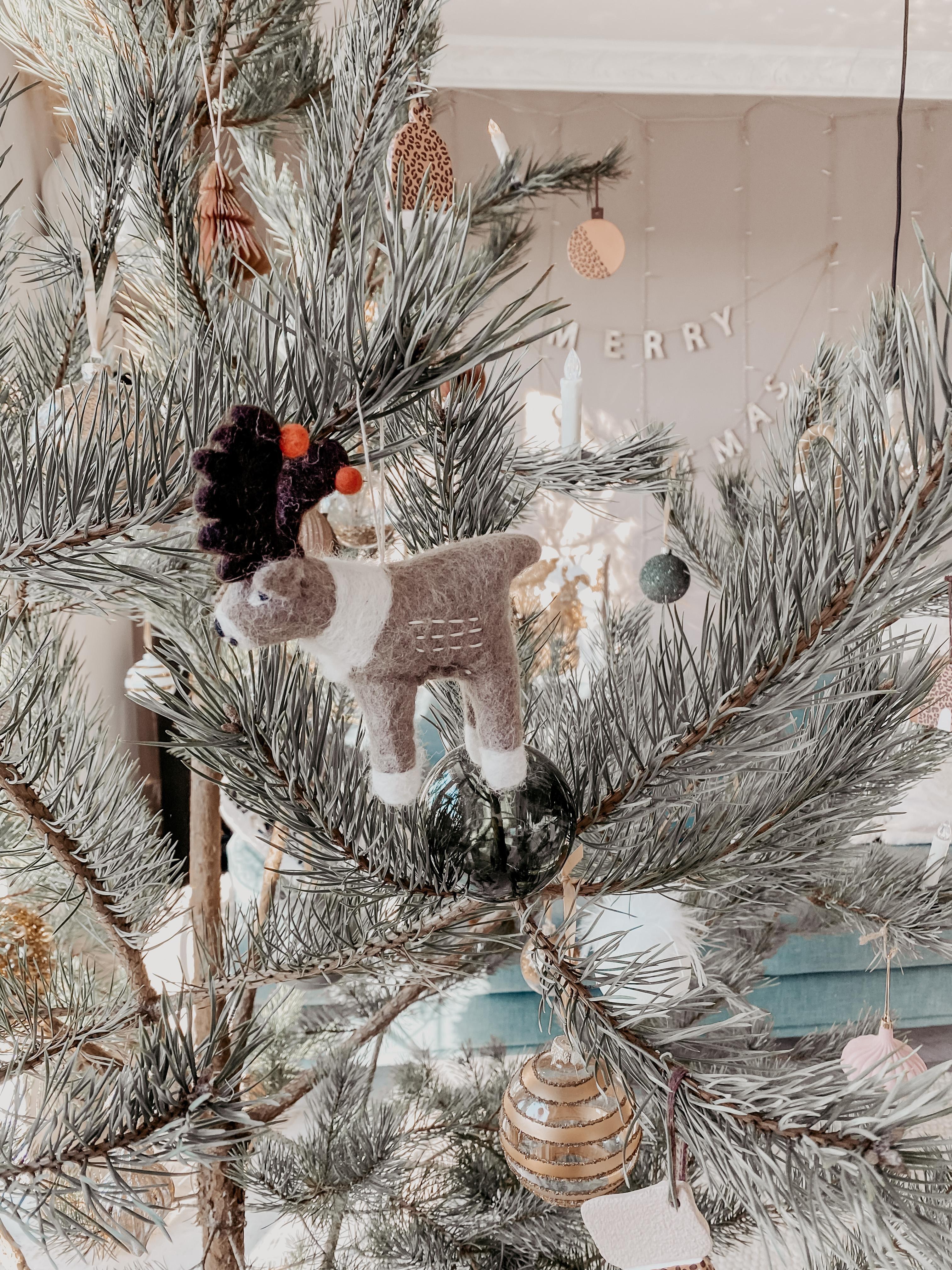 Filztiere am Baum #weihnachtsbaum #couchstyle