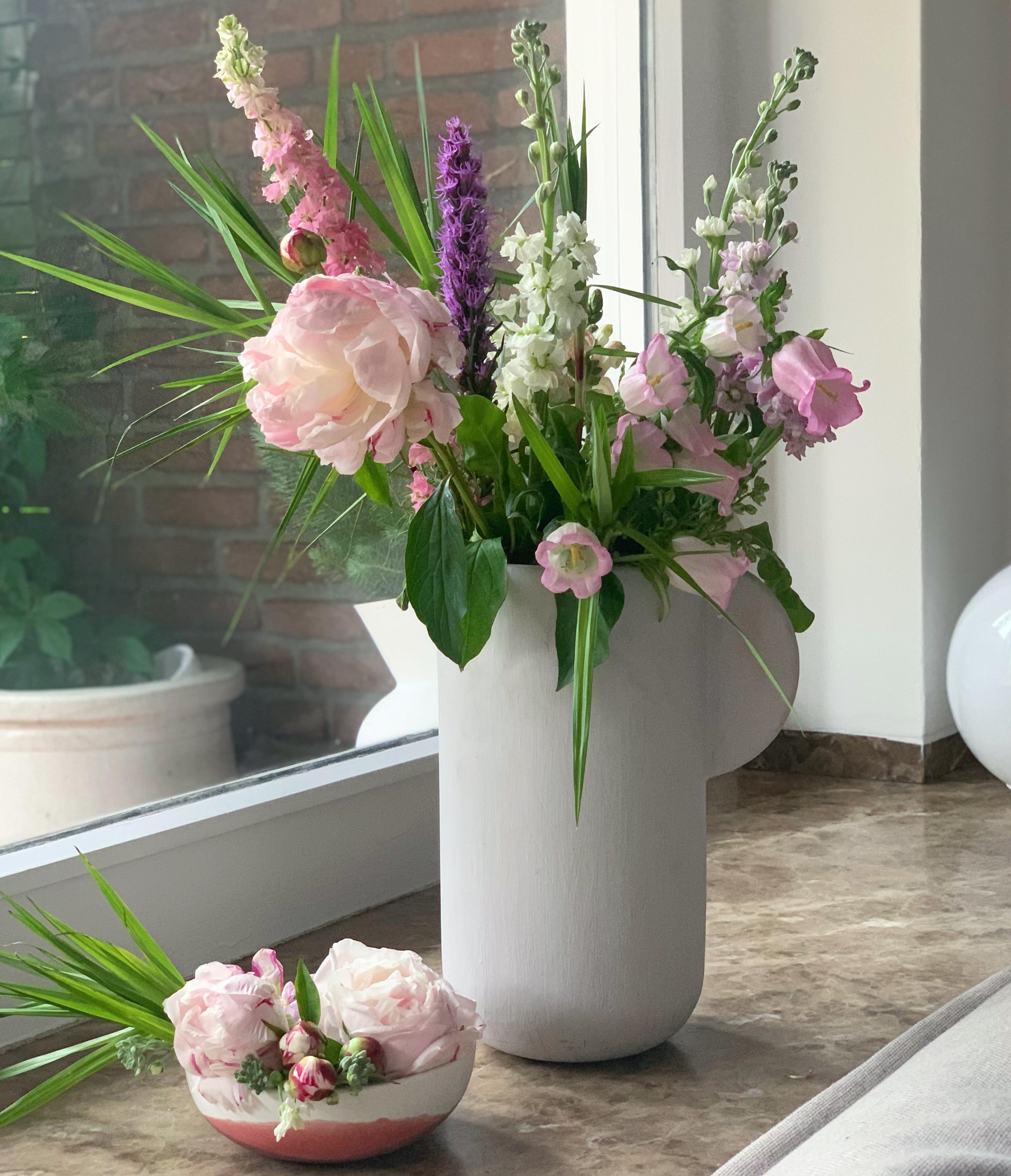 Flowers- in der Vase + in der Schale🌸🌿💛
#freshflowers #blumenstrauß #blumen #freshflowerfriday #sommerblumen 