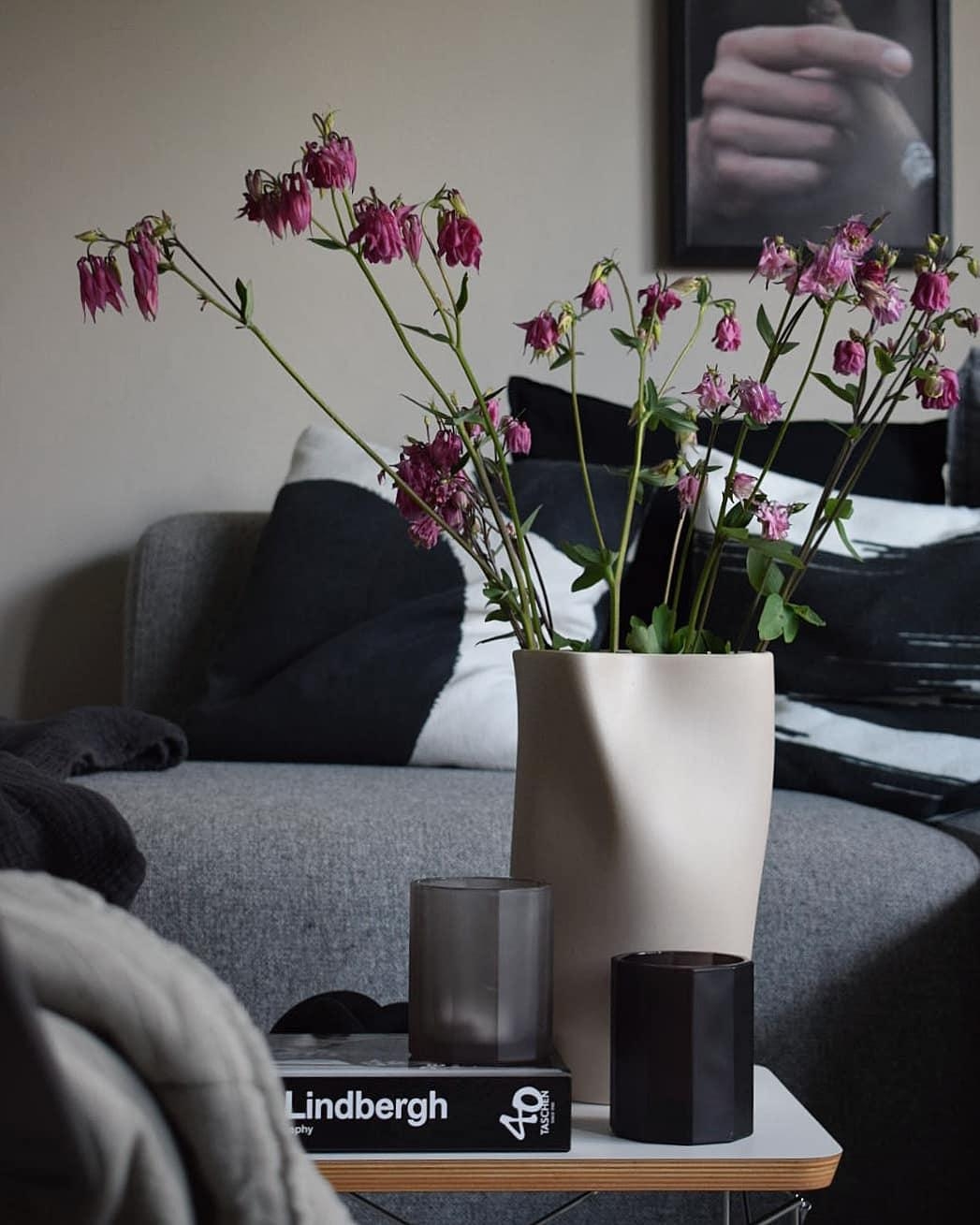 #flowers #colorful für meine Verhältnisse 😉 #livingroom #wohnzimmer #vase