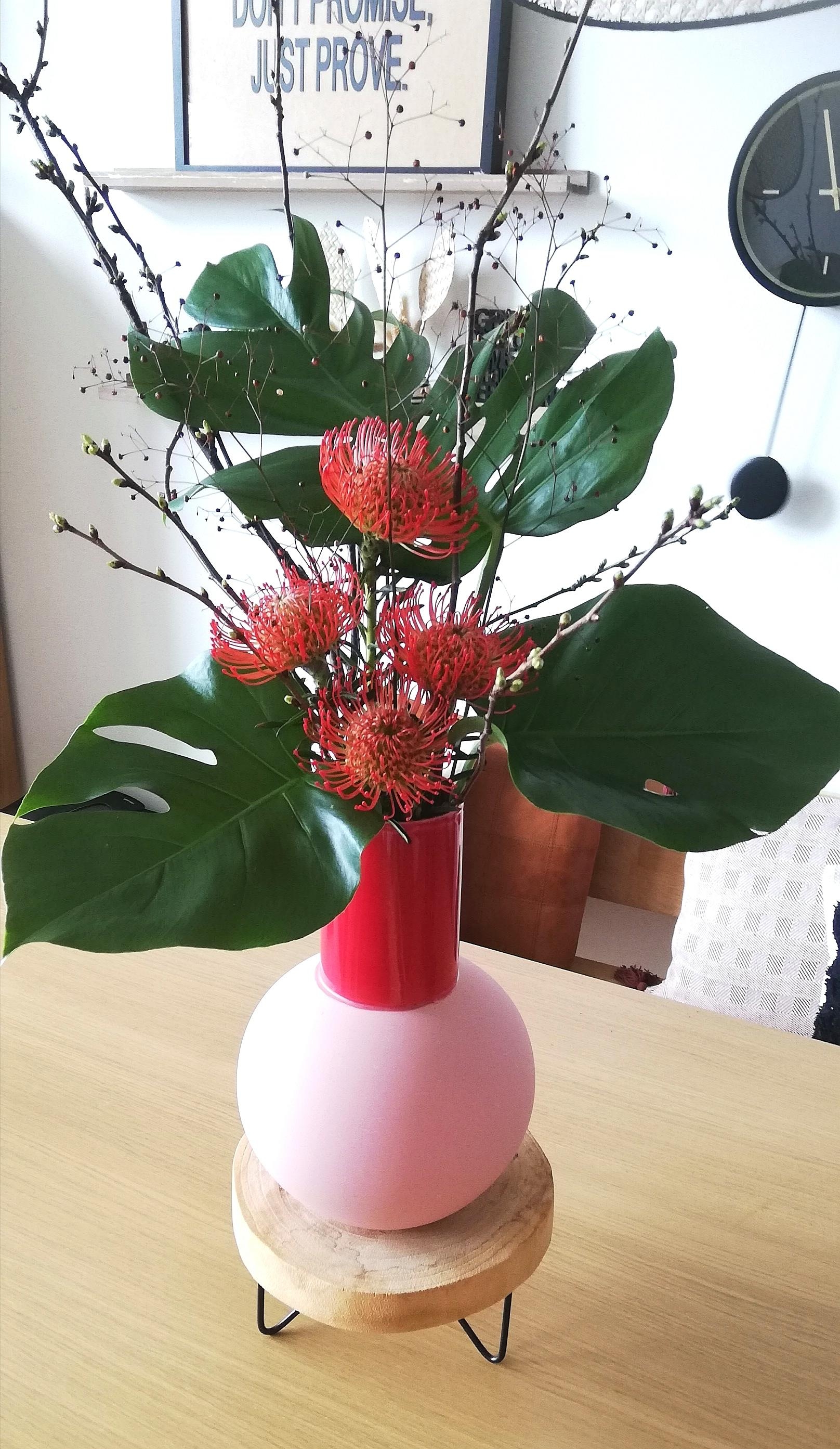#flowers #flowerlovers #vase #motelamiio #tropical #diy #fresh #living #interior #interiordesign #home #livinginstyle 