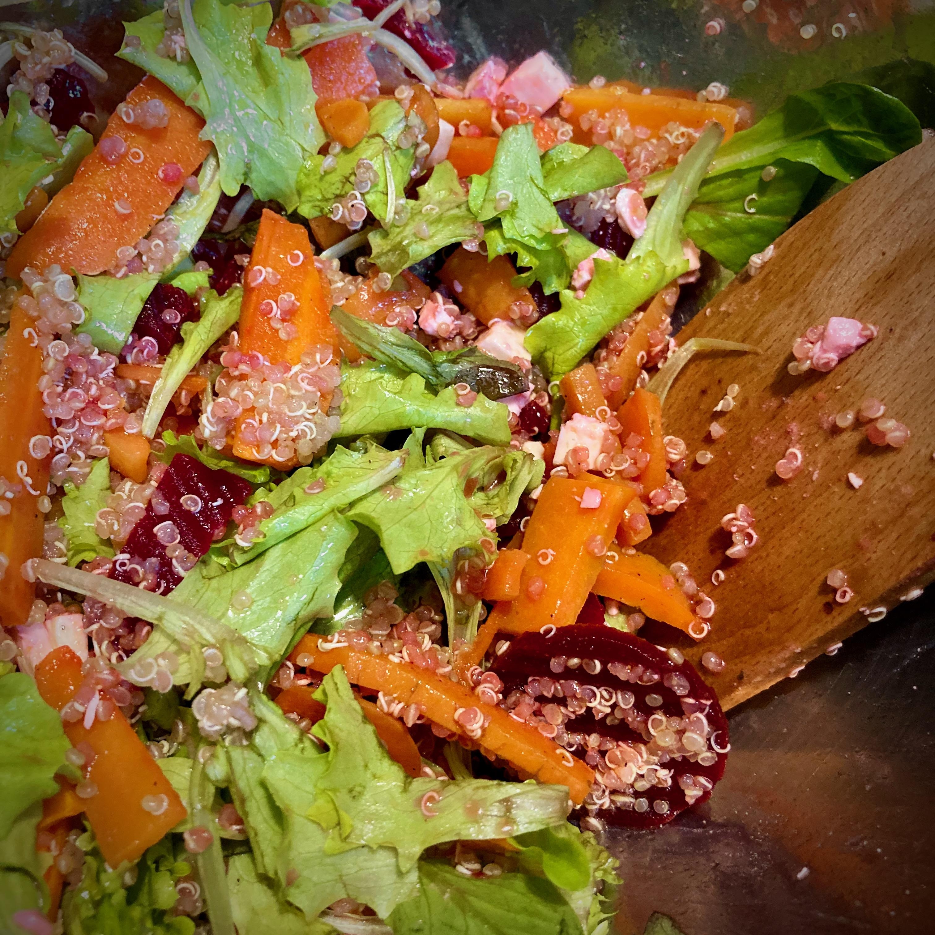 #foodchallenge #veggie Mein Couscous-Salat mit Rucola, Möhre und Rote Bette 