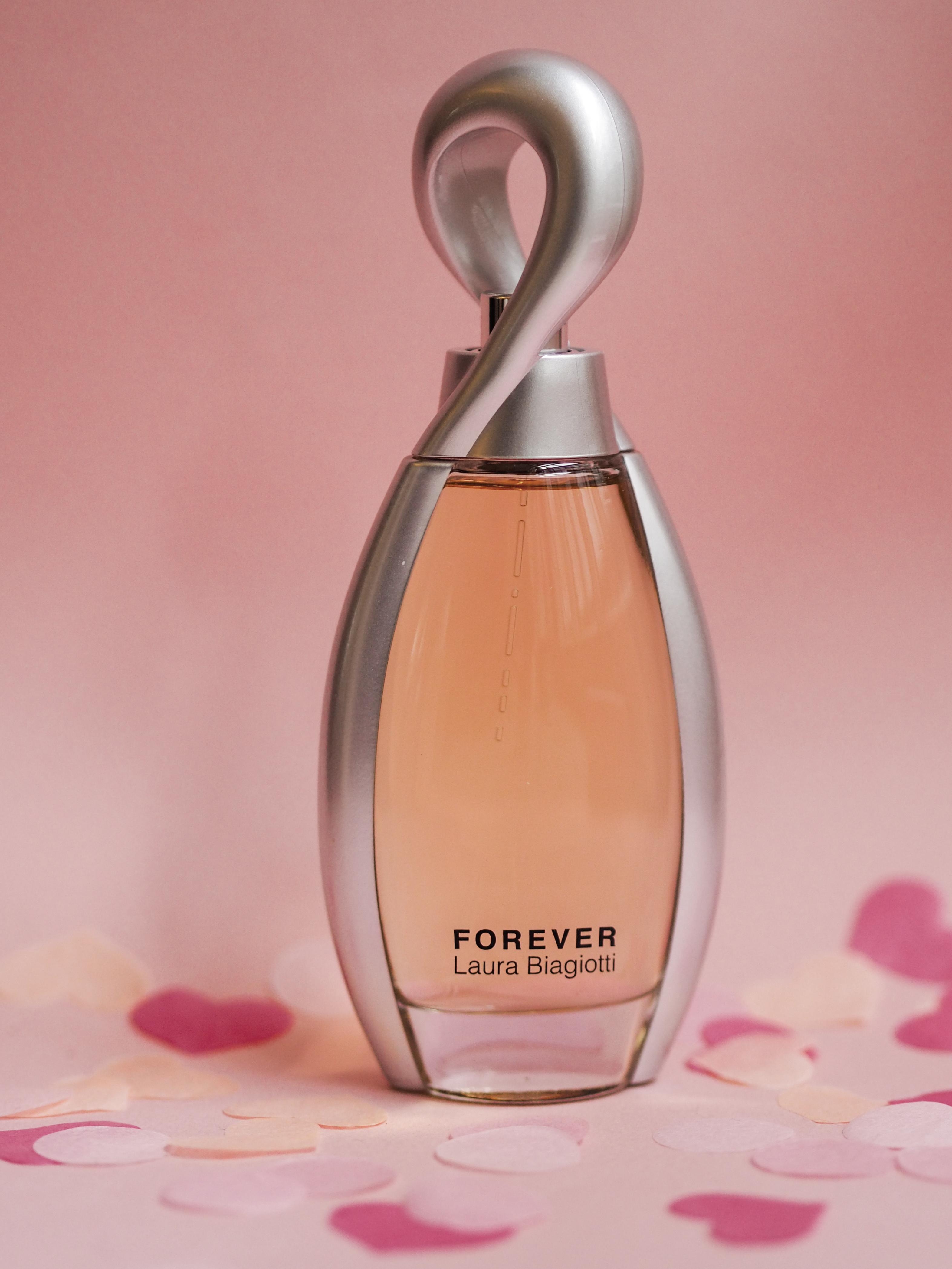 "Forever" von Laura Biagiotti - ein fruchtiger Duft für die Frau voller Leidenschaft #loveisintheair #laurabiagiotti