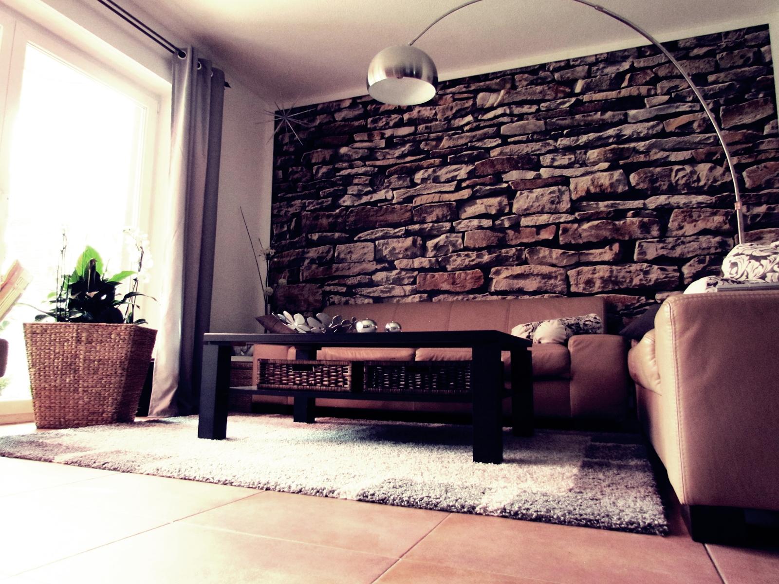 Fototapete im Livingroom #couchtisch #bogenlampe #wohnzimmer #fototapete #wanddeko #lampe #tisch ©roomrevolution