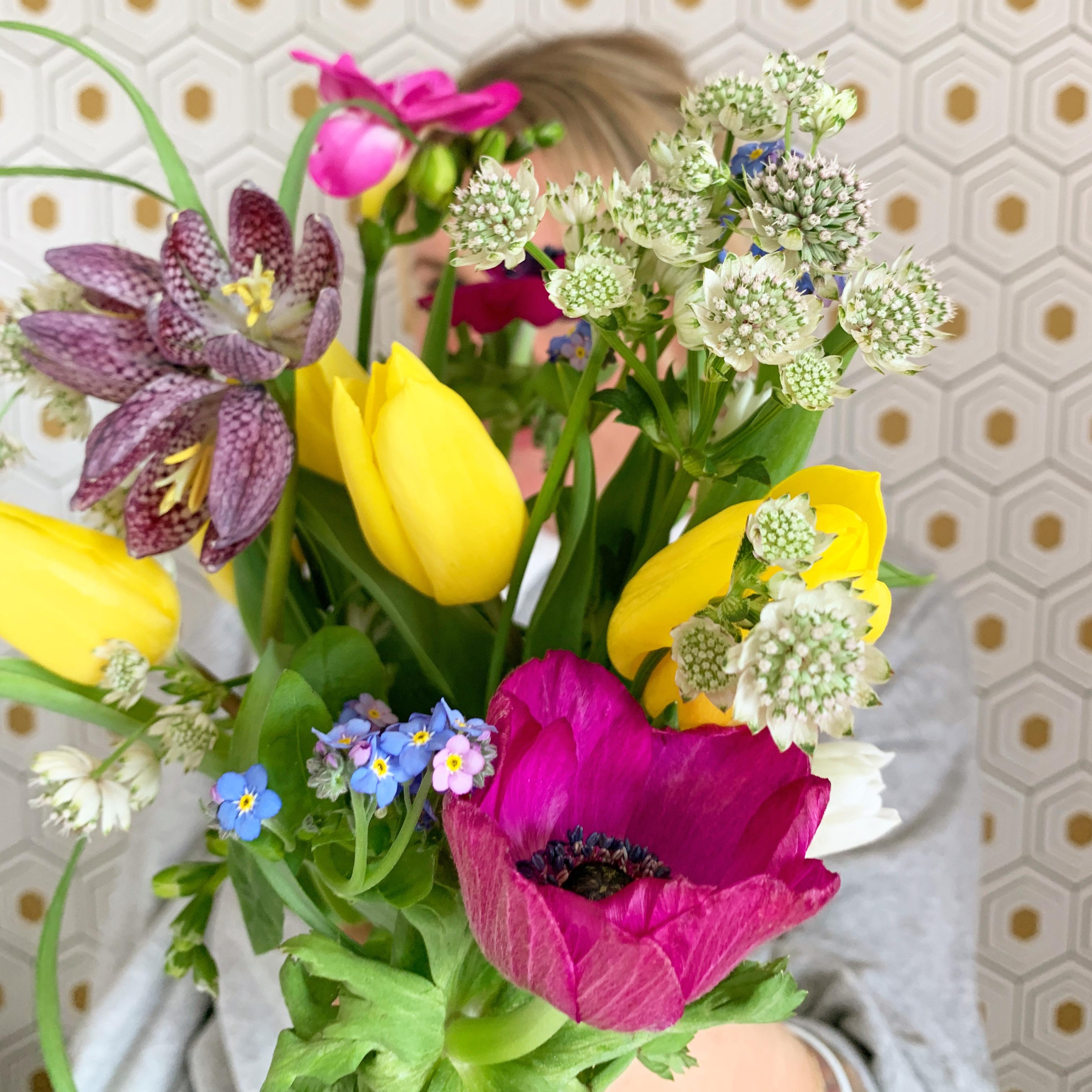 #freshflowerfriday #flowers #colorfulhome #blumenliebe #fridayvibes