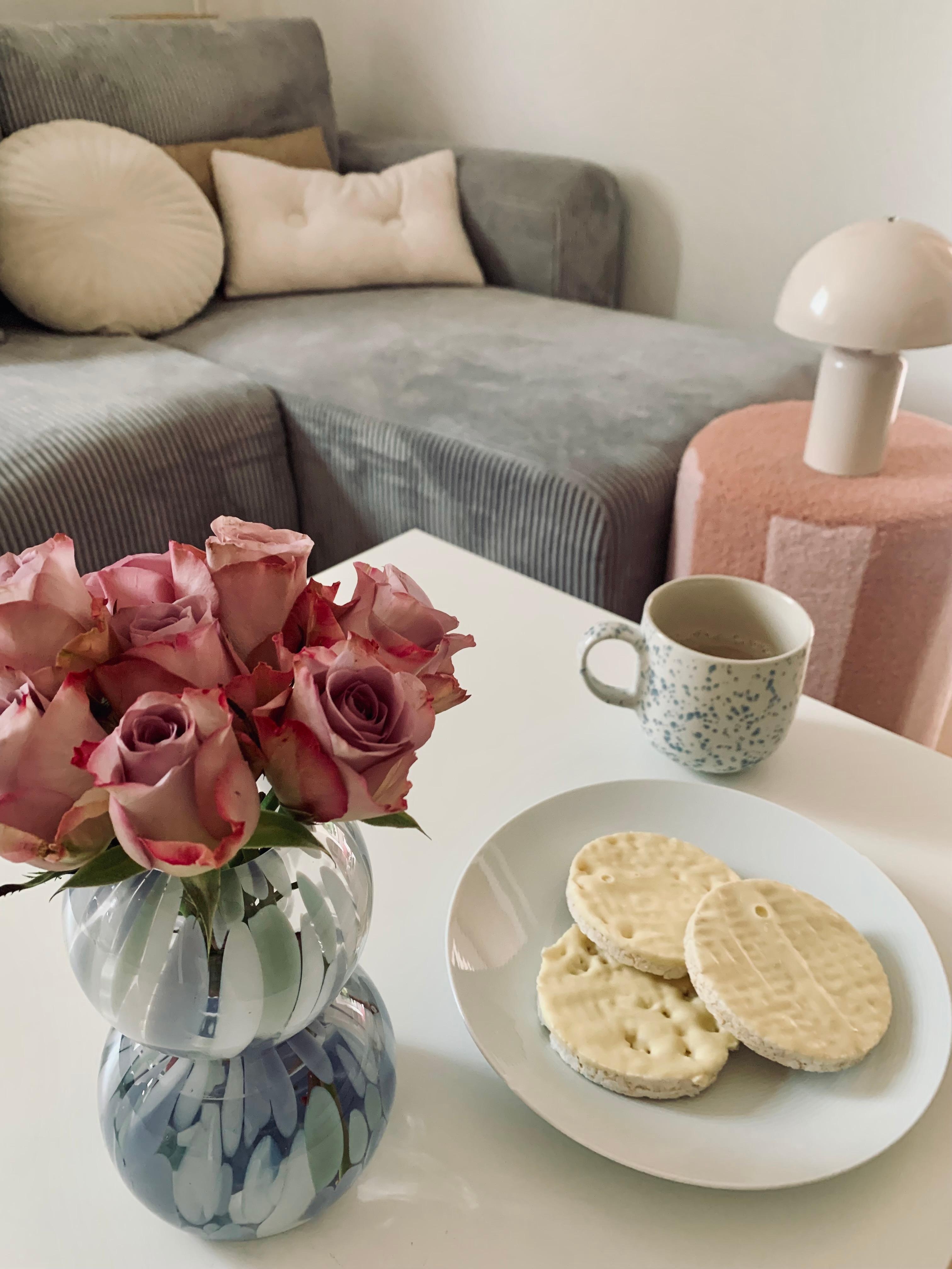 Freshflowerfrijay💗
#couchliebt #weekendvibes #wohnzimmer #rosen