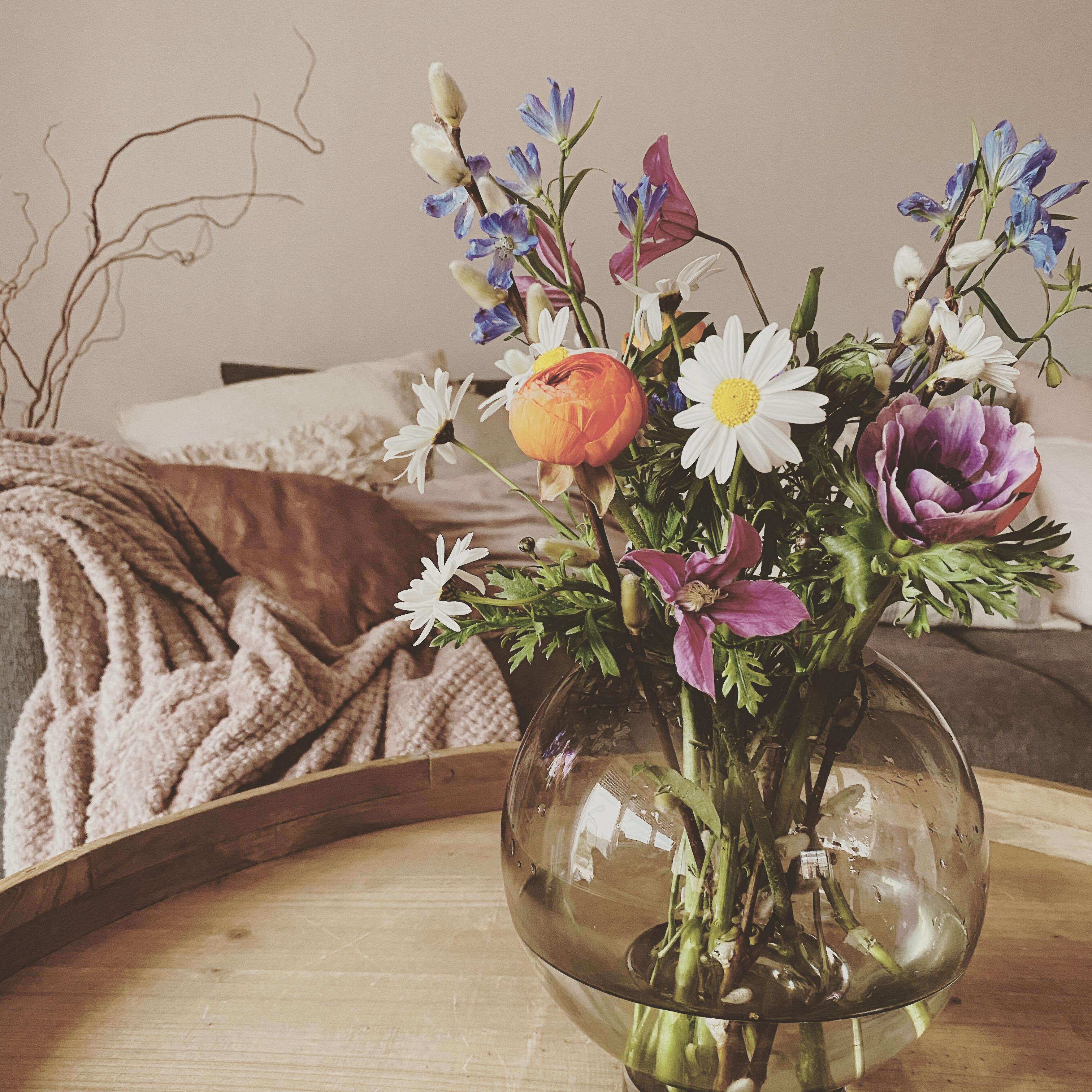 #freshflowers
#frühlingsfarben#springfeeling#blumenmädchen#farbenfroh