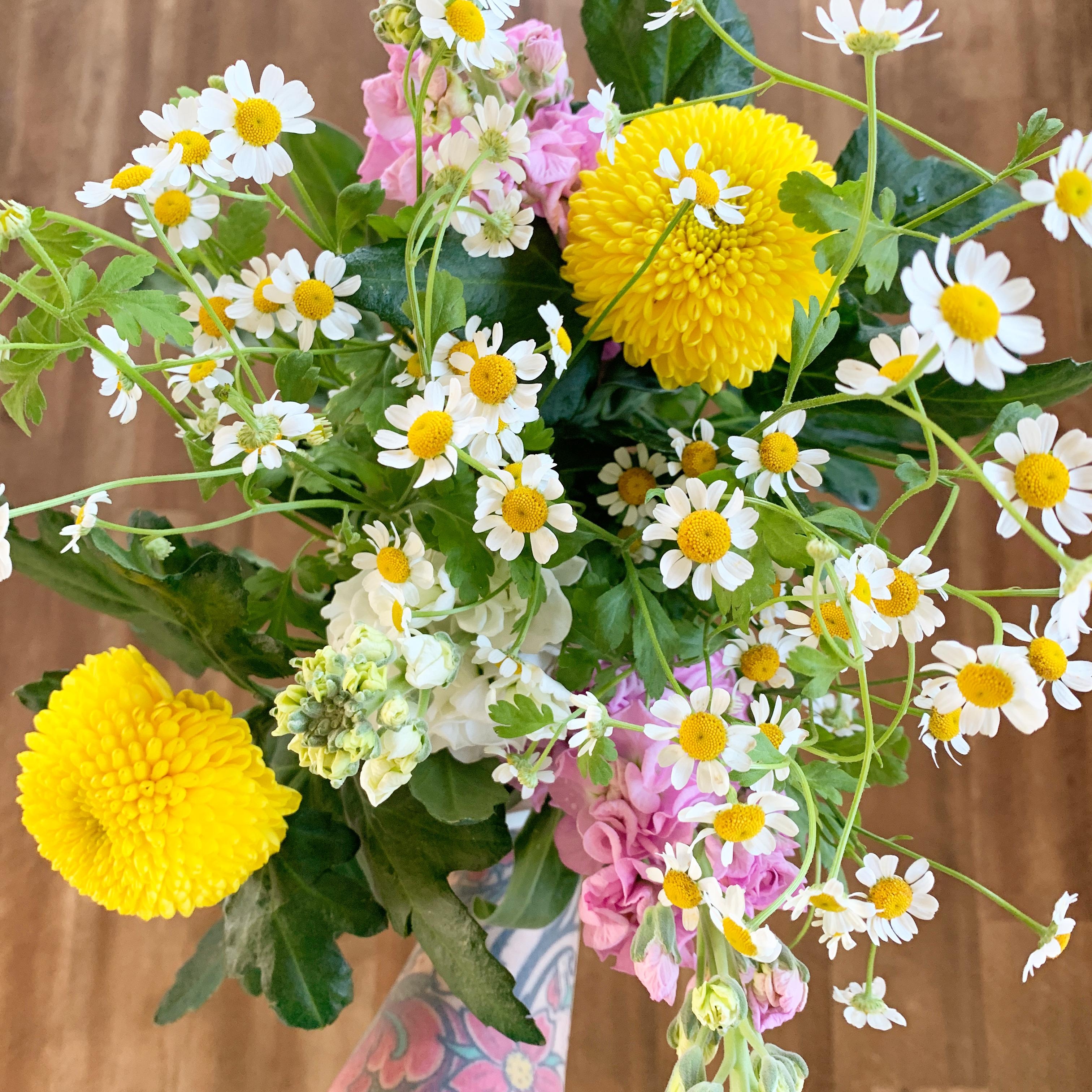 
#freshflowers #gelbliebe #colorfulhome #blumenliebe #blumenmachenglücklich #flowerpower #farbenfroh