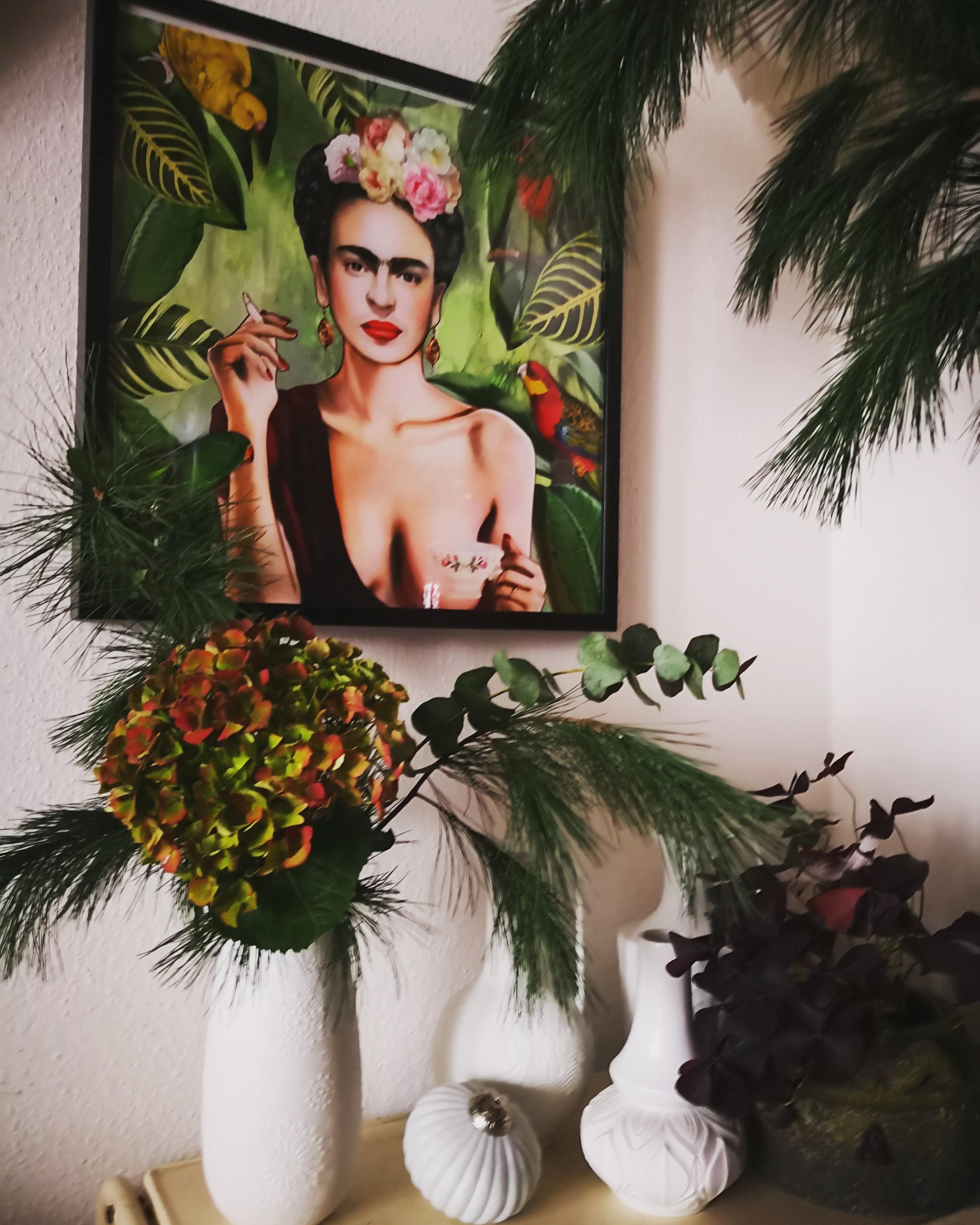 Frida in the jungle #art #colourful #livingroom #xmas #flowers 