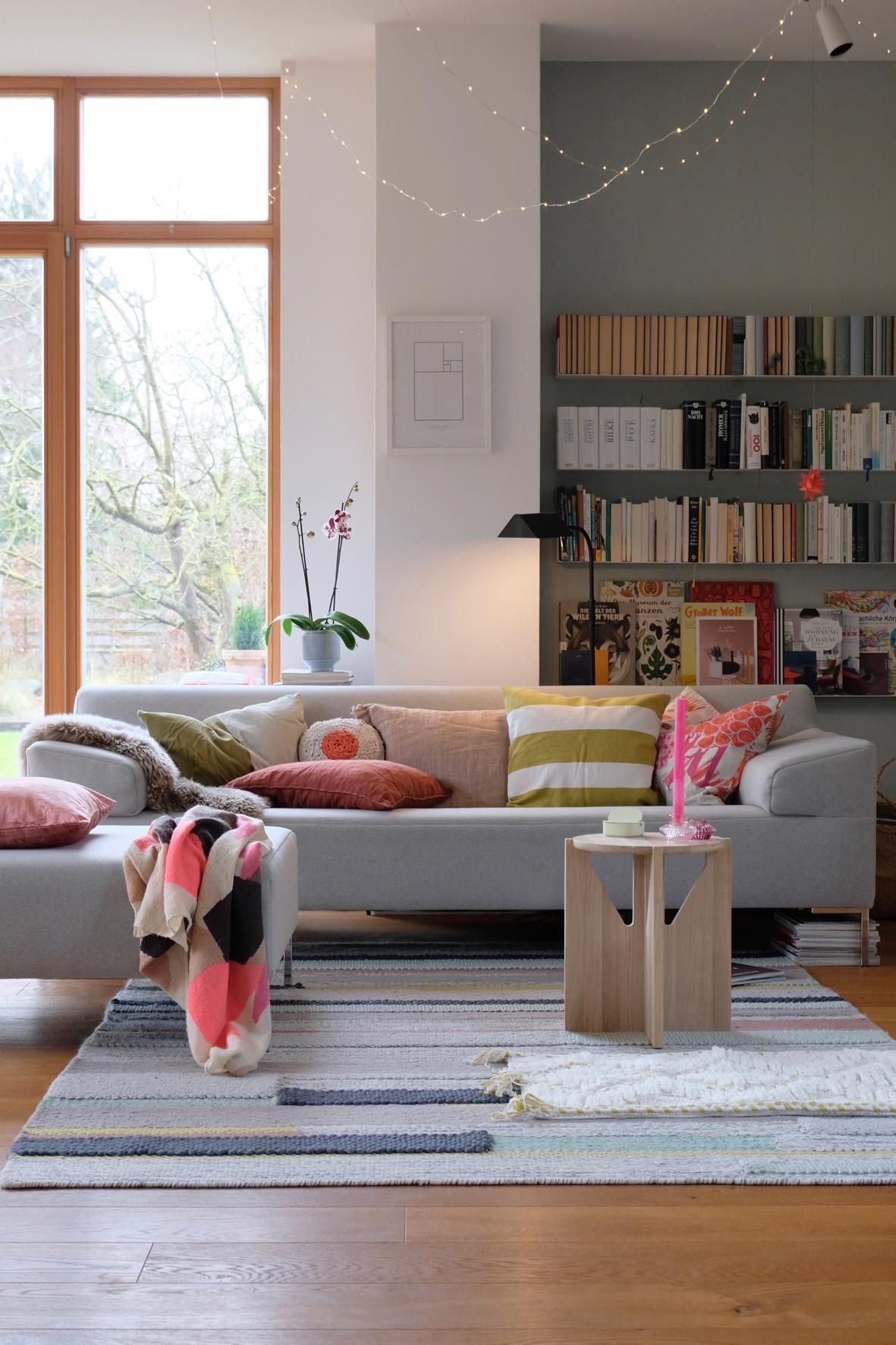 Frische Farb-Lust für Zuhause: Neon #wohnzimmer #interior #deko #couch #couchstyle #couchliebt