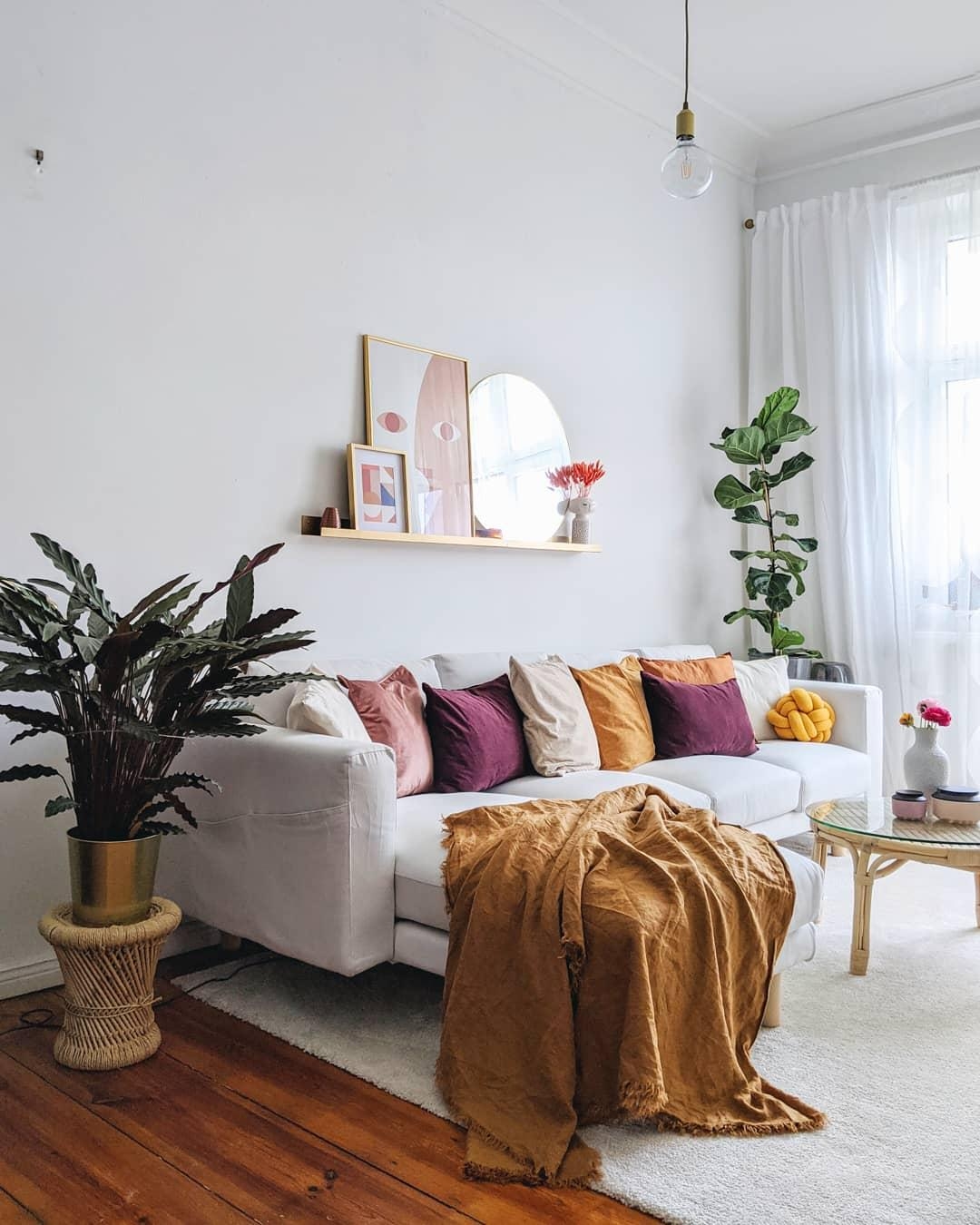 Frische Farben. #wohnzimmer #livingroom #couchstyle #brightside #warmcolours