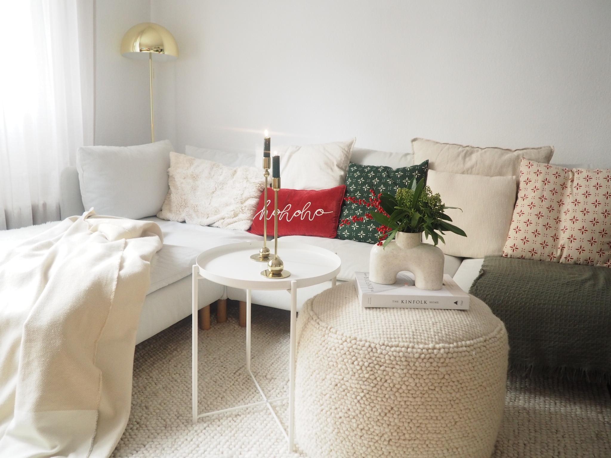Frohe Weihnachten✨.

#couch #sofa #Wohnzimmer #Weihnachtsdeko #skandi #hygge #couchliebt