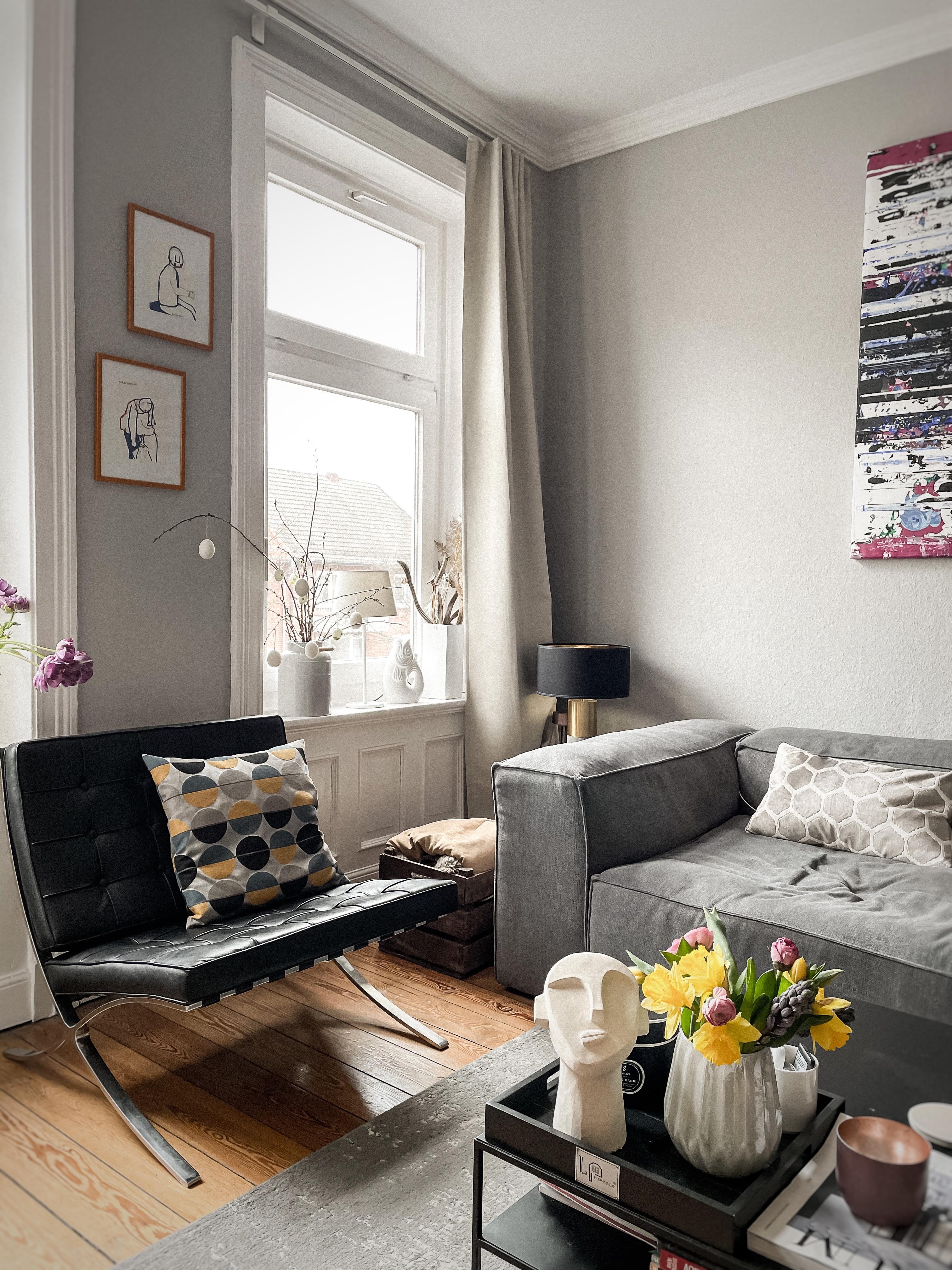 Frühlingsblumen #wohnzimmer #living #couchstyle #bilder #chair #design #interior