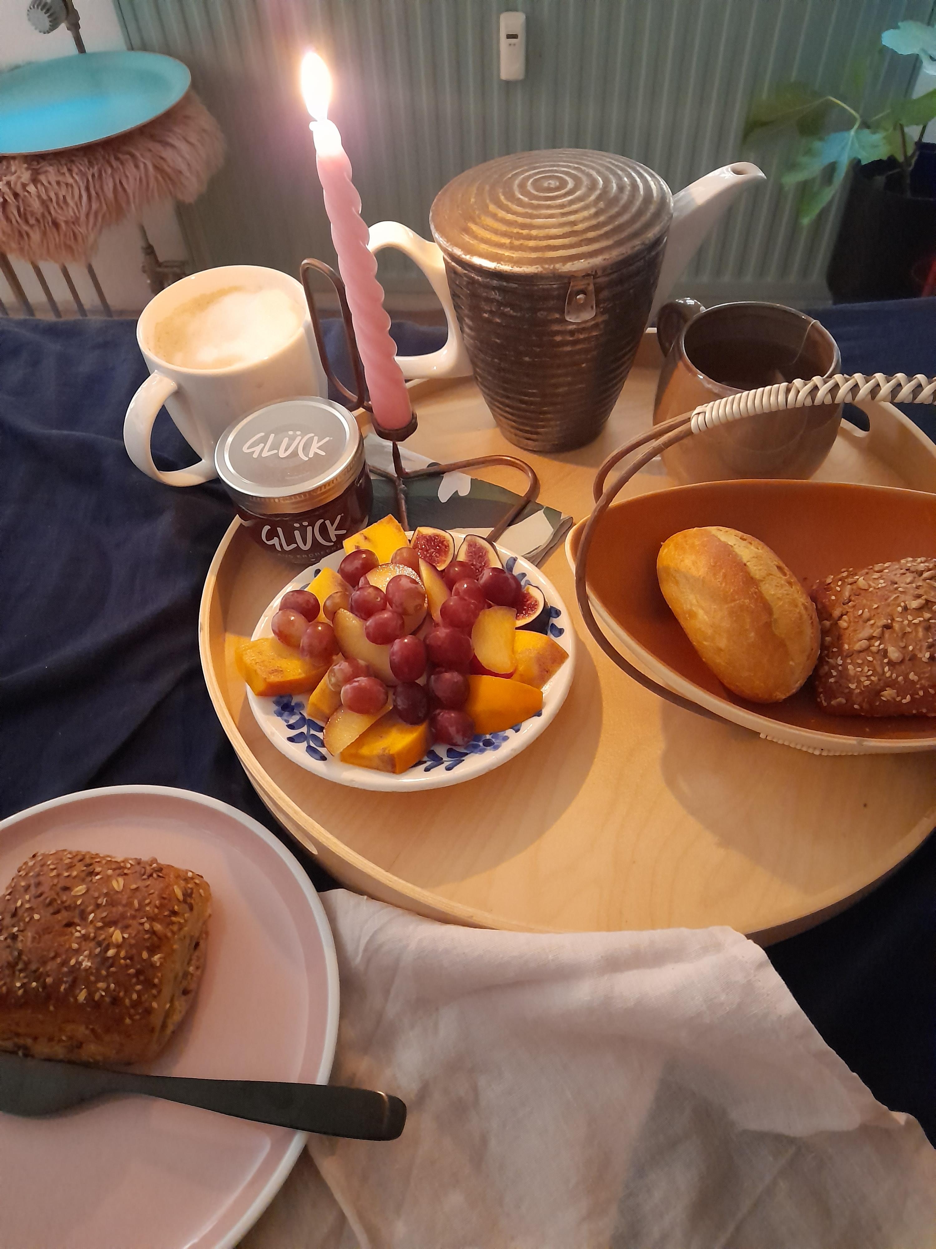 #Frühstück im Bett -Teekanne liebe