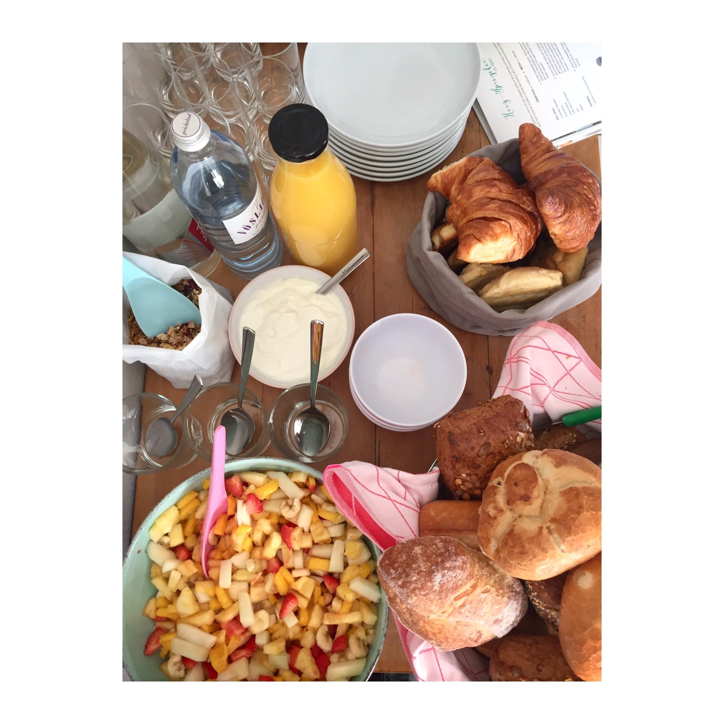 Frühstück ist doch immer wieder was Feines 

#frühstück #brunch #lecker #weekend