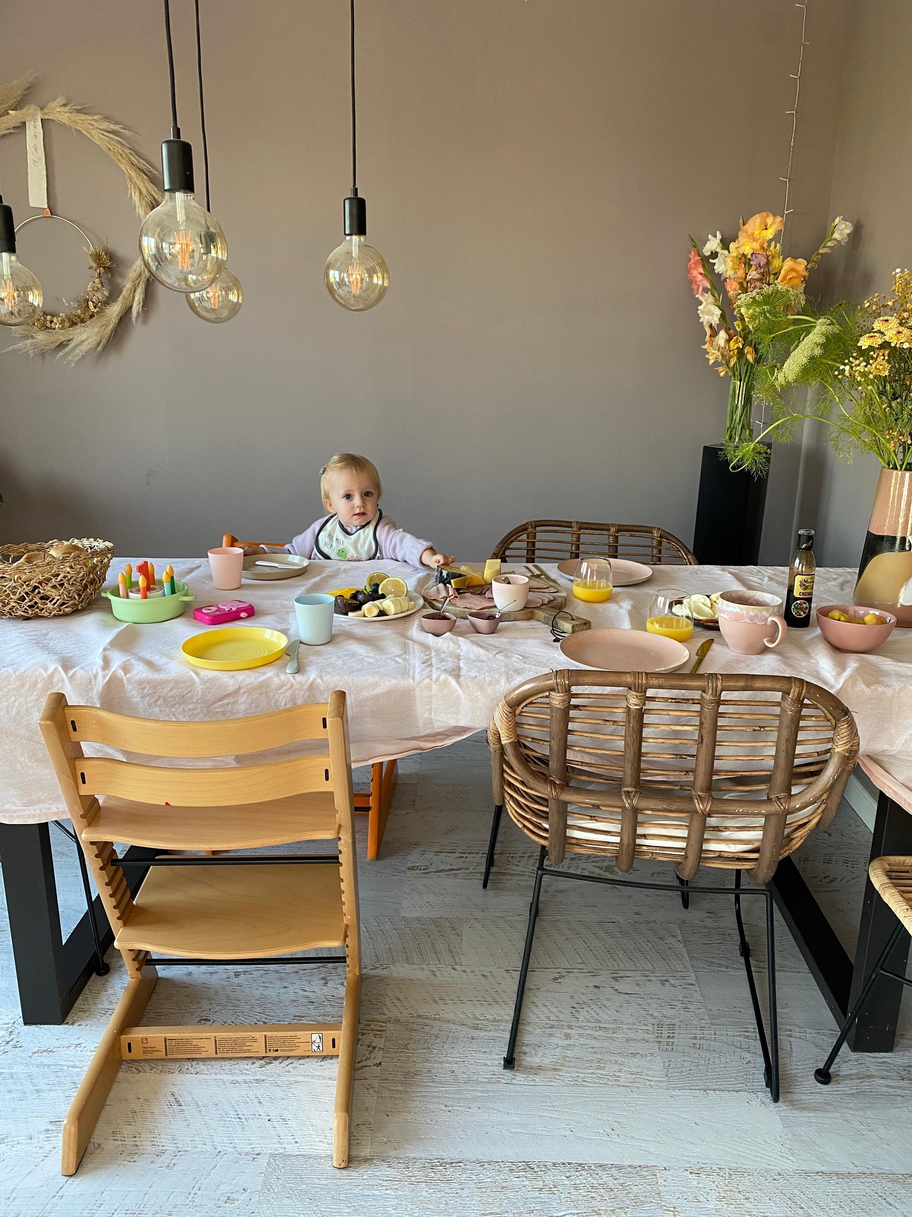Frühstück mit Kind
#esstisch #frühstückstisch #wochenendfrühstück #couchstyle