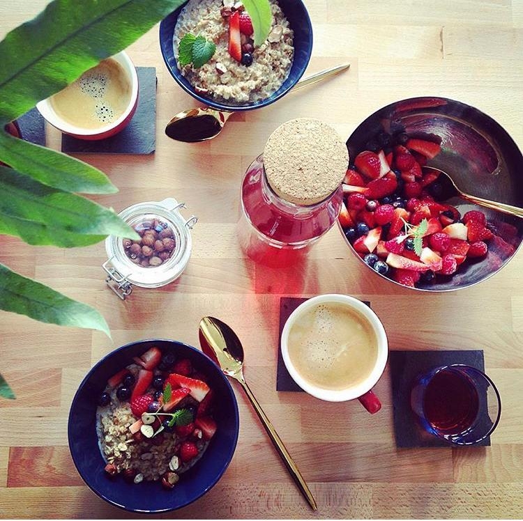 #frühstückstisch #livingchallenge 
Porridge a la „very berry“ 🍓 