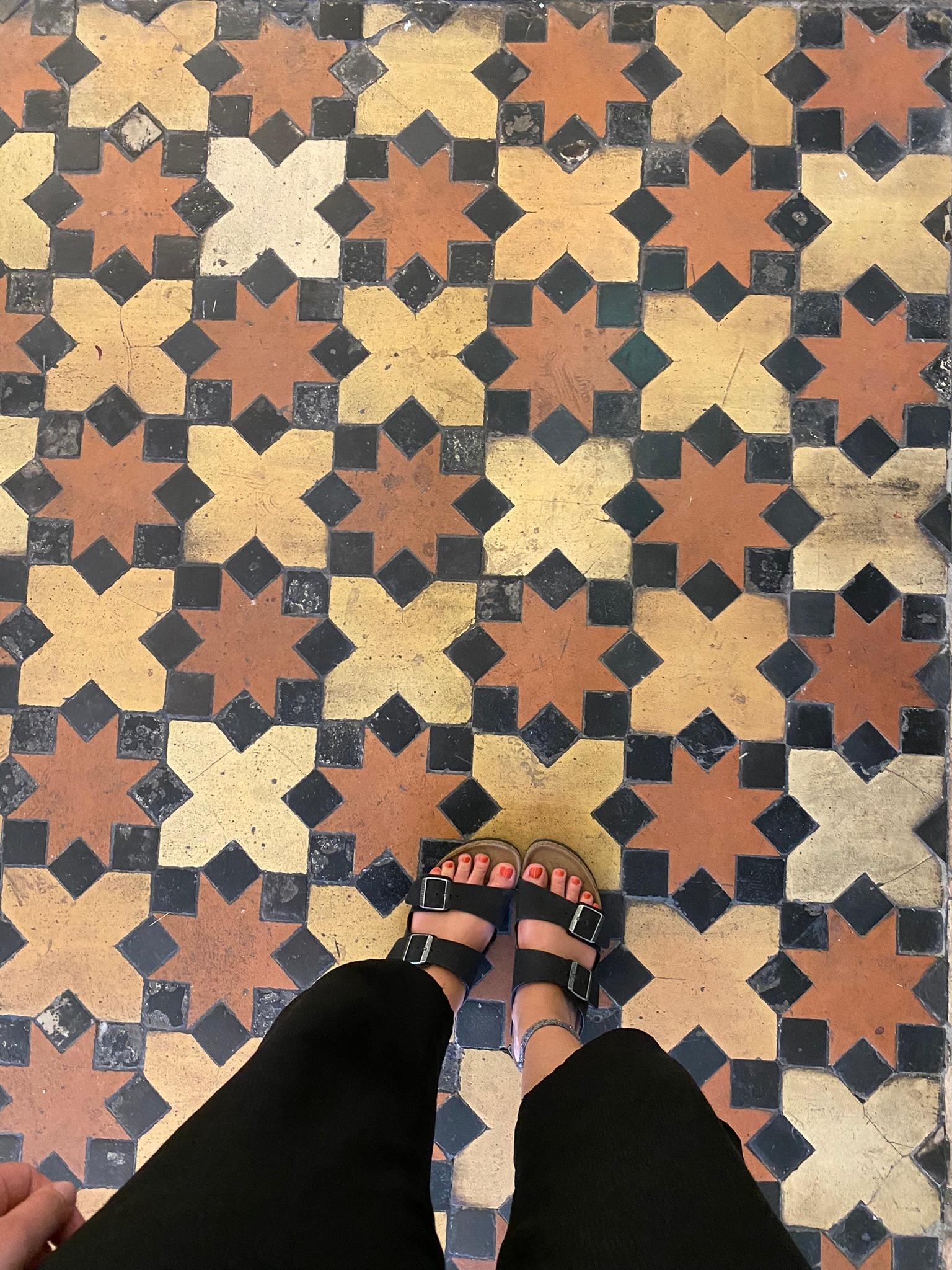 Fußbodenliebe 🥰
#tiles #fliesen #fußboden #inlovewiththesetiles #künstlerhaushannover