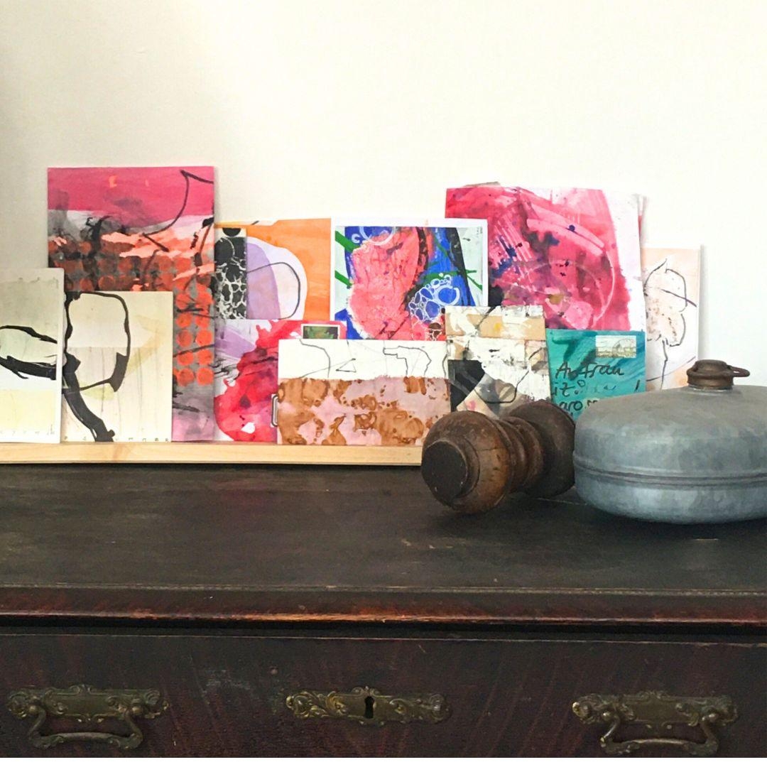 #gallerywall 
gute Kombi-Fundstücke und bunte Kunst im Postkartenformat - mein persönliches Kraftfeld 