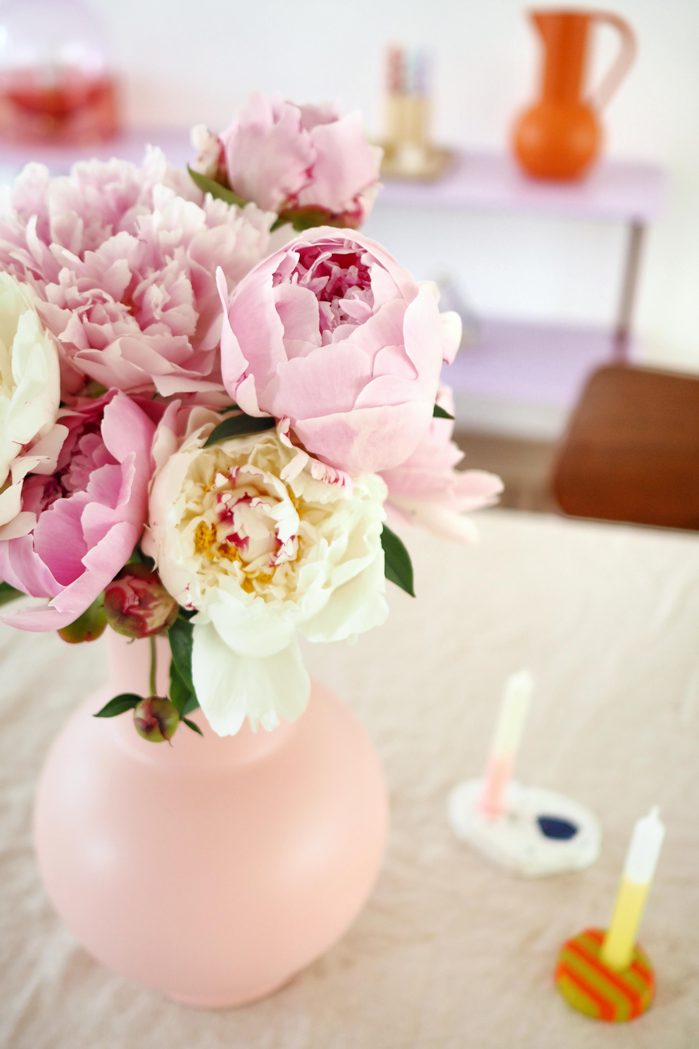 Ganz große Pfingstrosenliebe und der schönsten Vase!
#freshflowers #detailverliebt