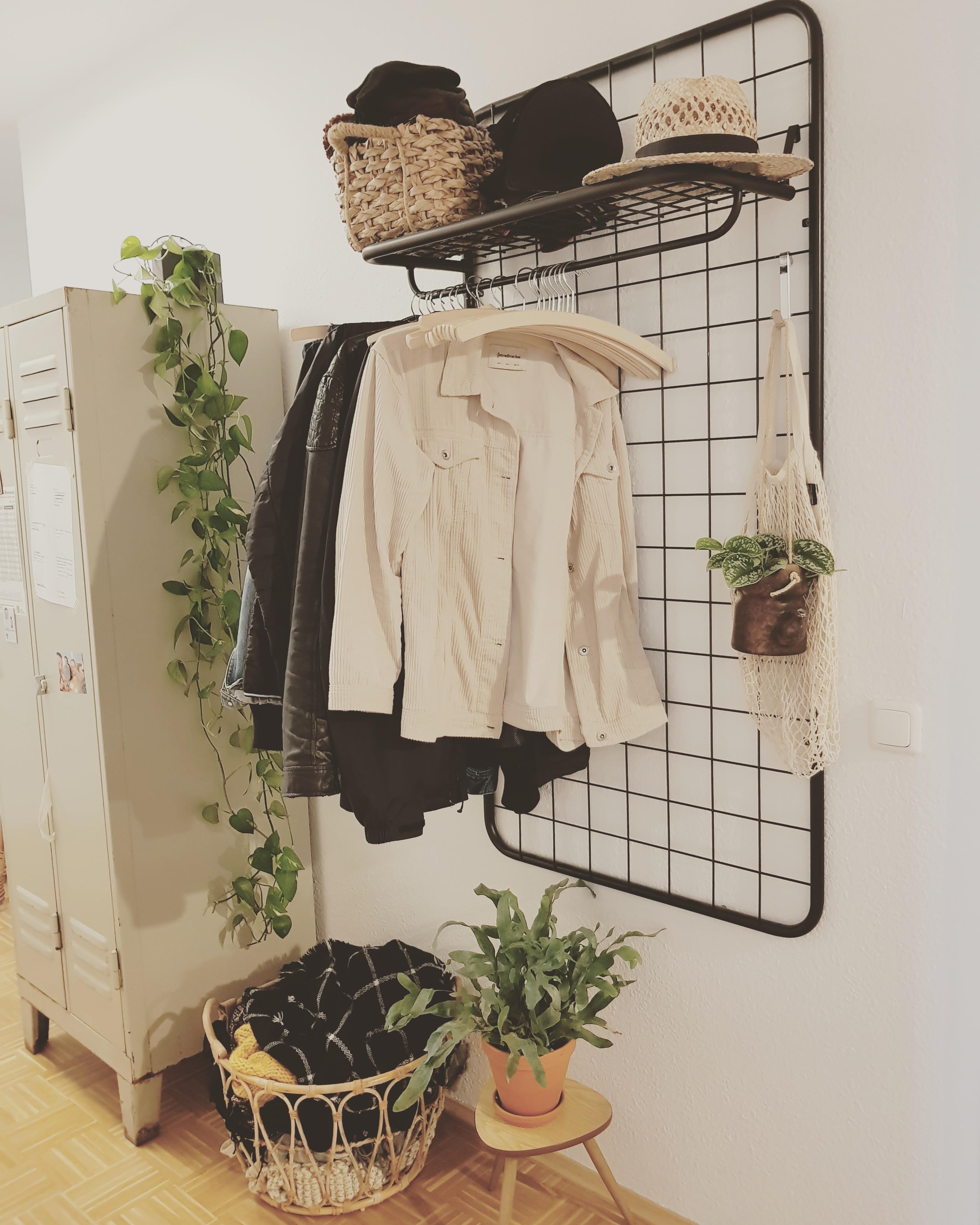 Garderobe
#flur #garderobe #50er #spind #rattan #rattankorb #interior #interiorlover 