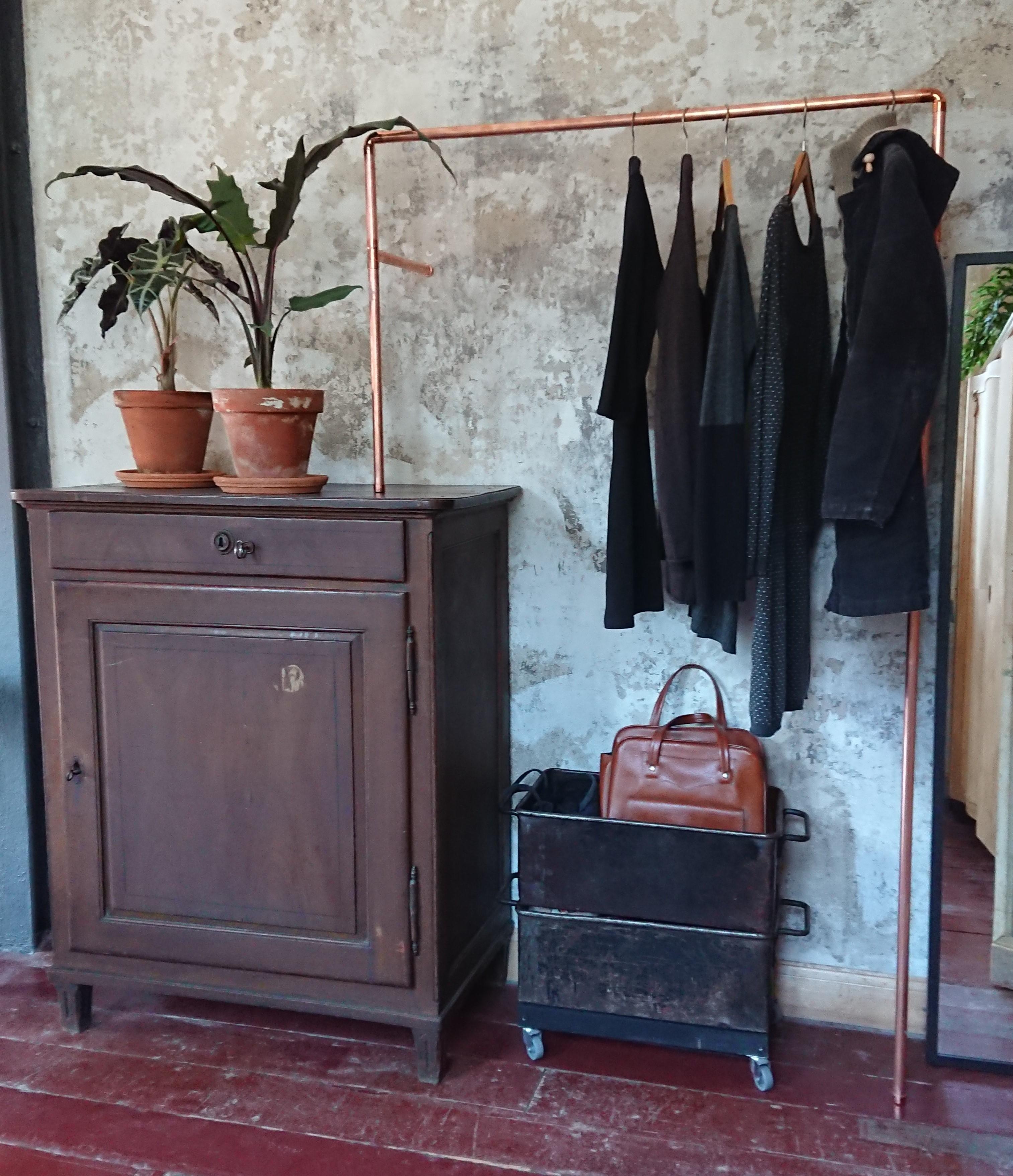 #Garderobe #Kleiderschrank #vintage #Altbauliebe #Loftliving #DIY #vintagekommode #anders wohnen 