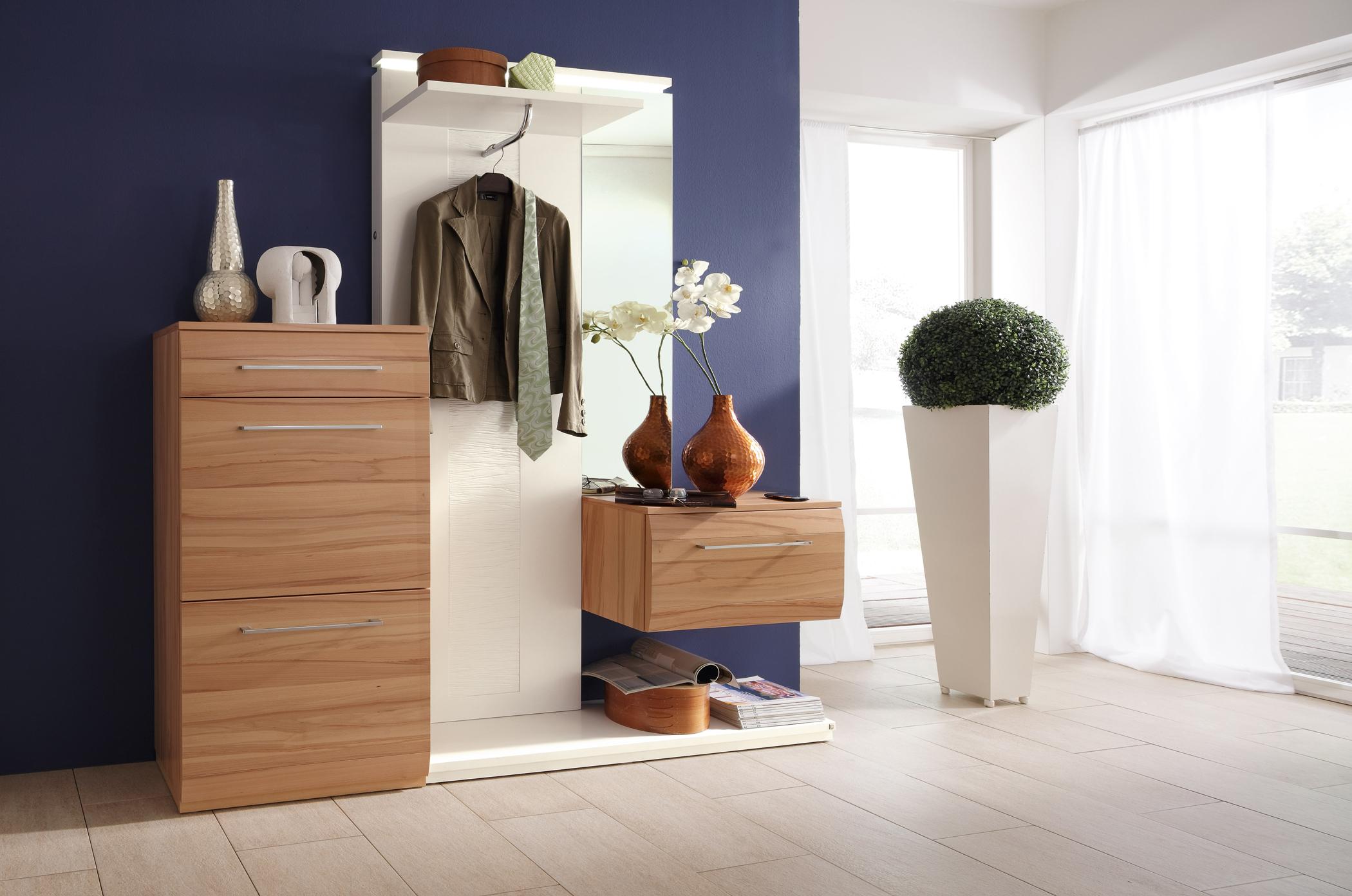 Garderoben-System aus Holz #garderobe #holzgarderobe ©Musterring