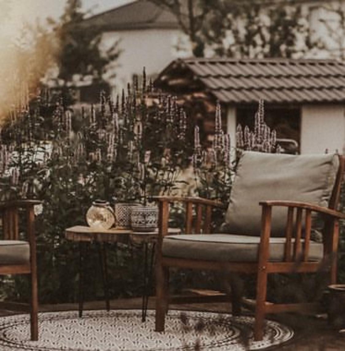 #garten #sommer #terrasse #pflanzen #blumen #loungemöbel #couchliebt #couchstyle
