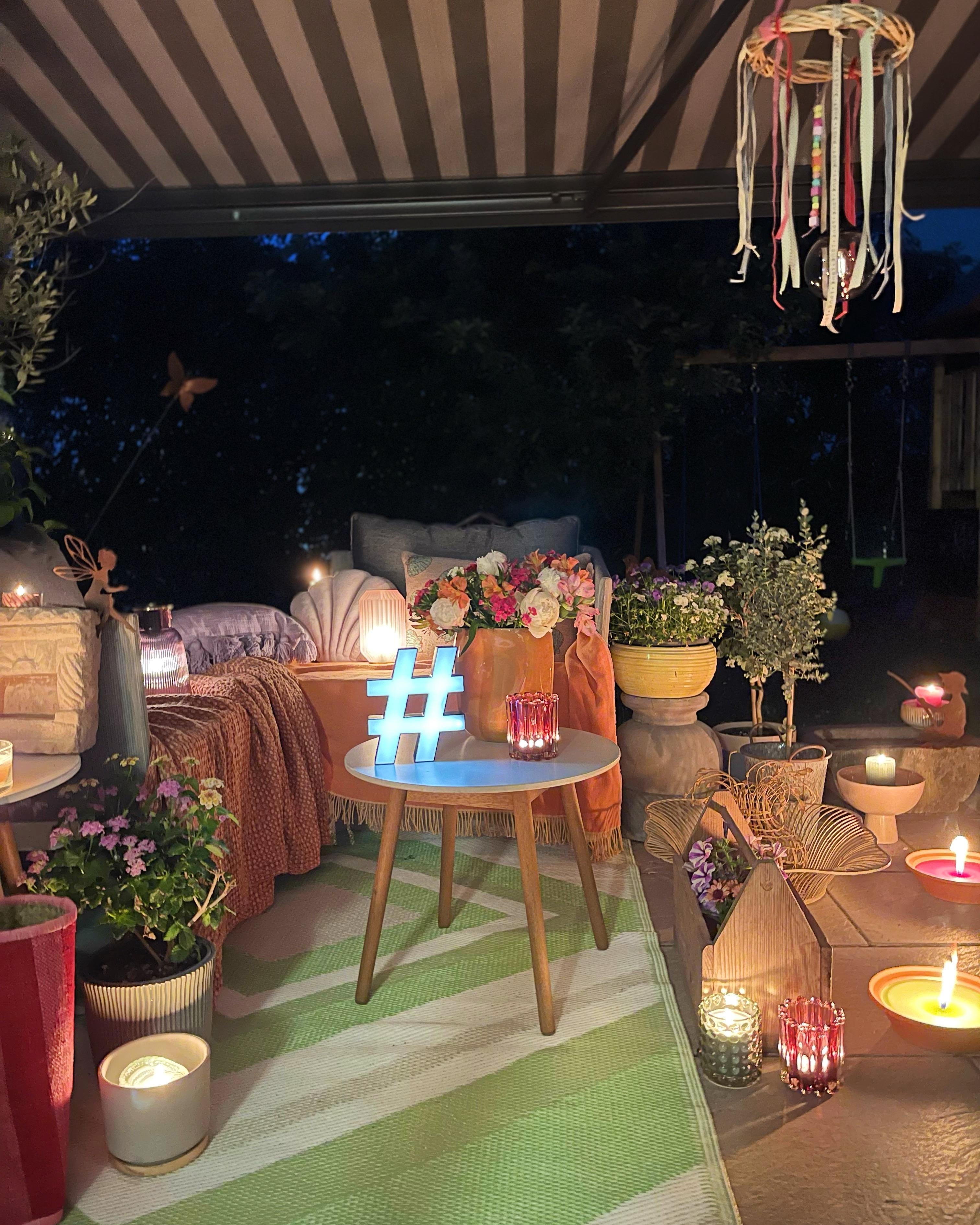 #gartenparty by #night and loads of #candlelight 🕯💕🌸