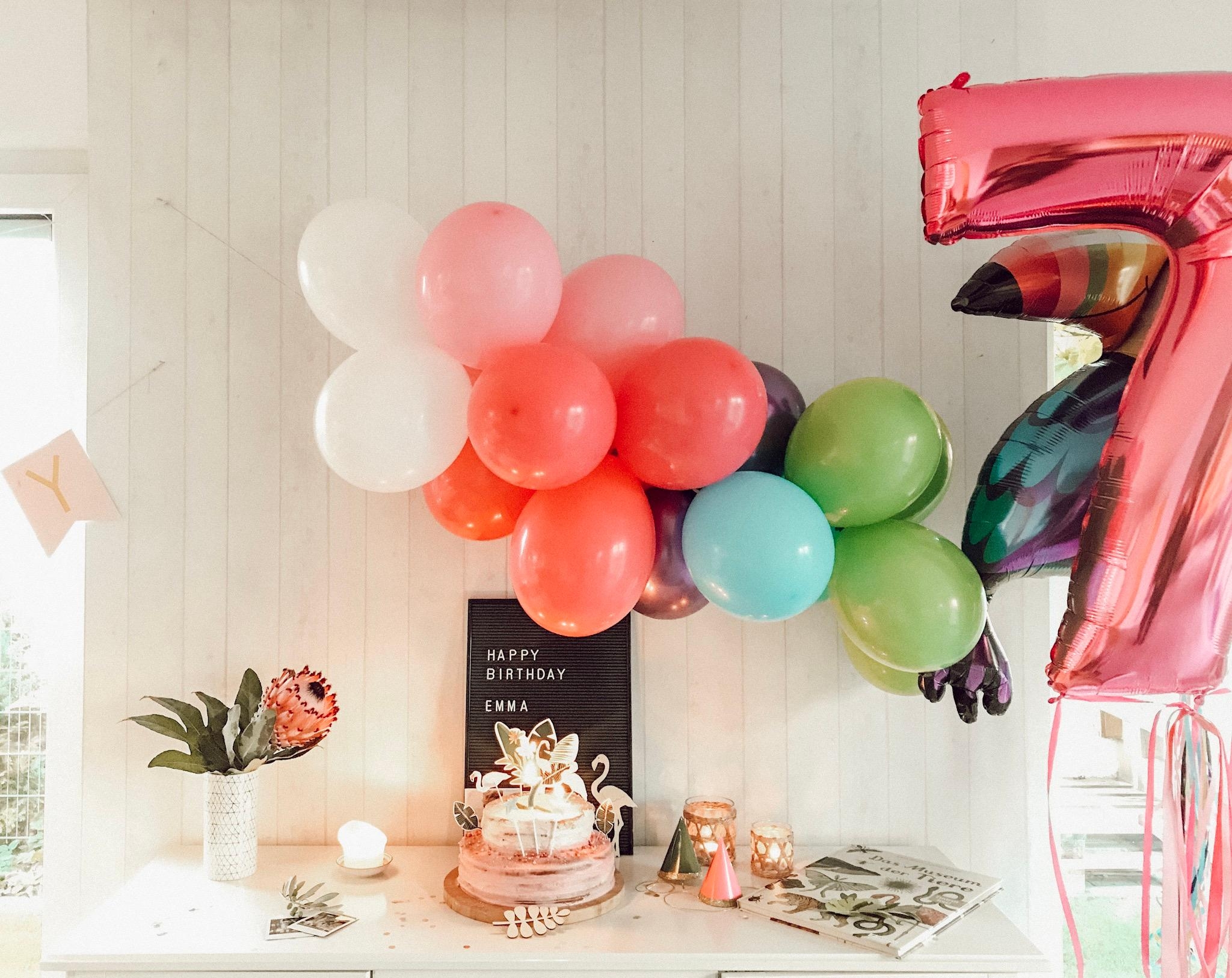 Geburtstagstisch 🌿 #happybirthday #kidsparty #partydecoration #aloha #geschenkidee