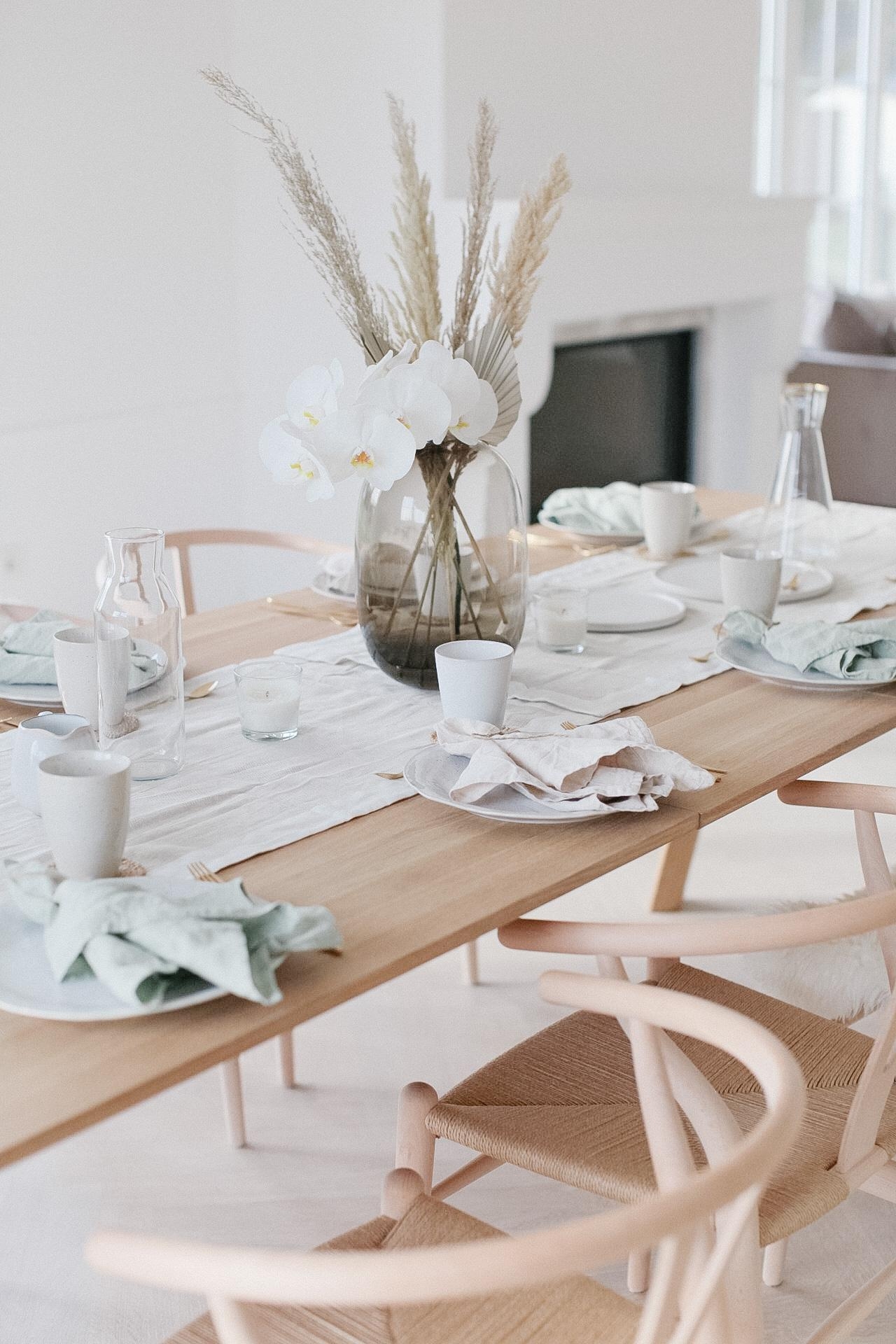 Gedeckter Tisch 
#tablesetting #Tischdekoration #lieblingsstuhl #hyggehome