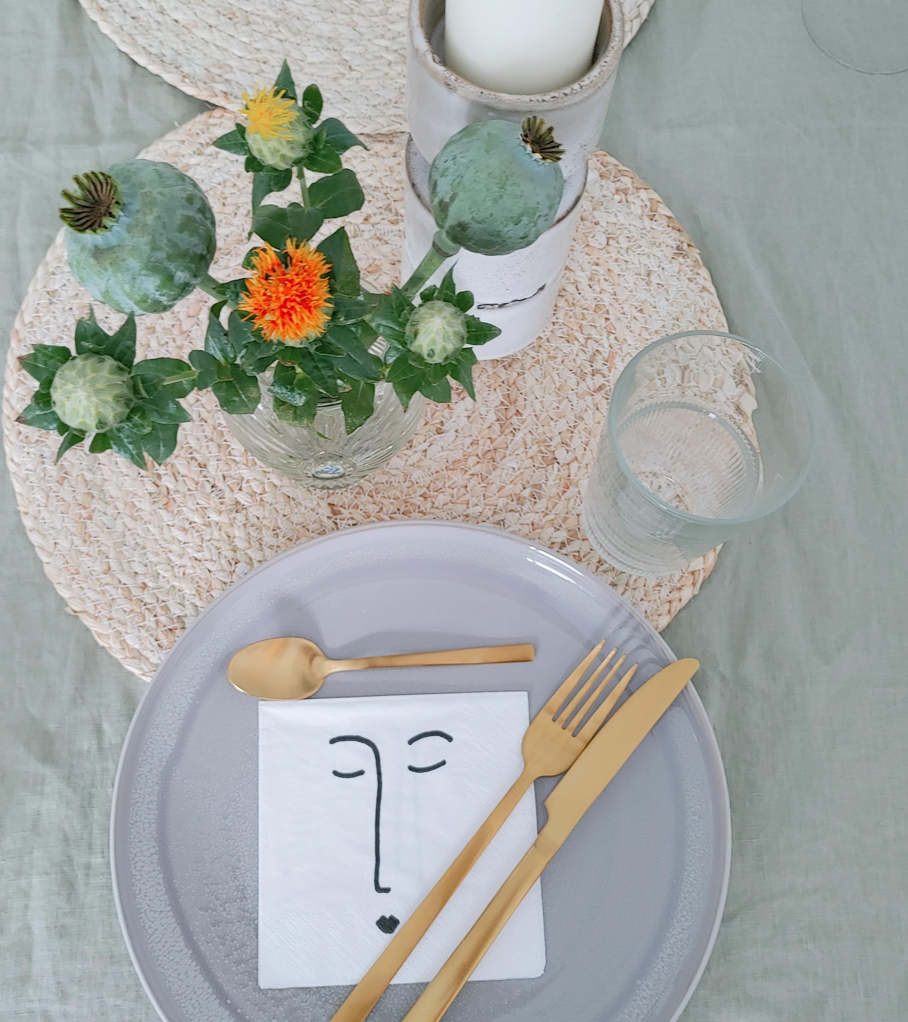 Gedeckter Tisch #tischdeko #frühstück #gästeerwartet #schnittblumen #couchliebt #geschirr