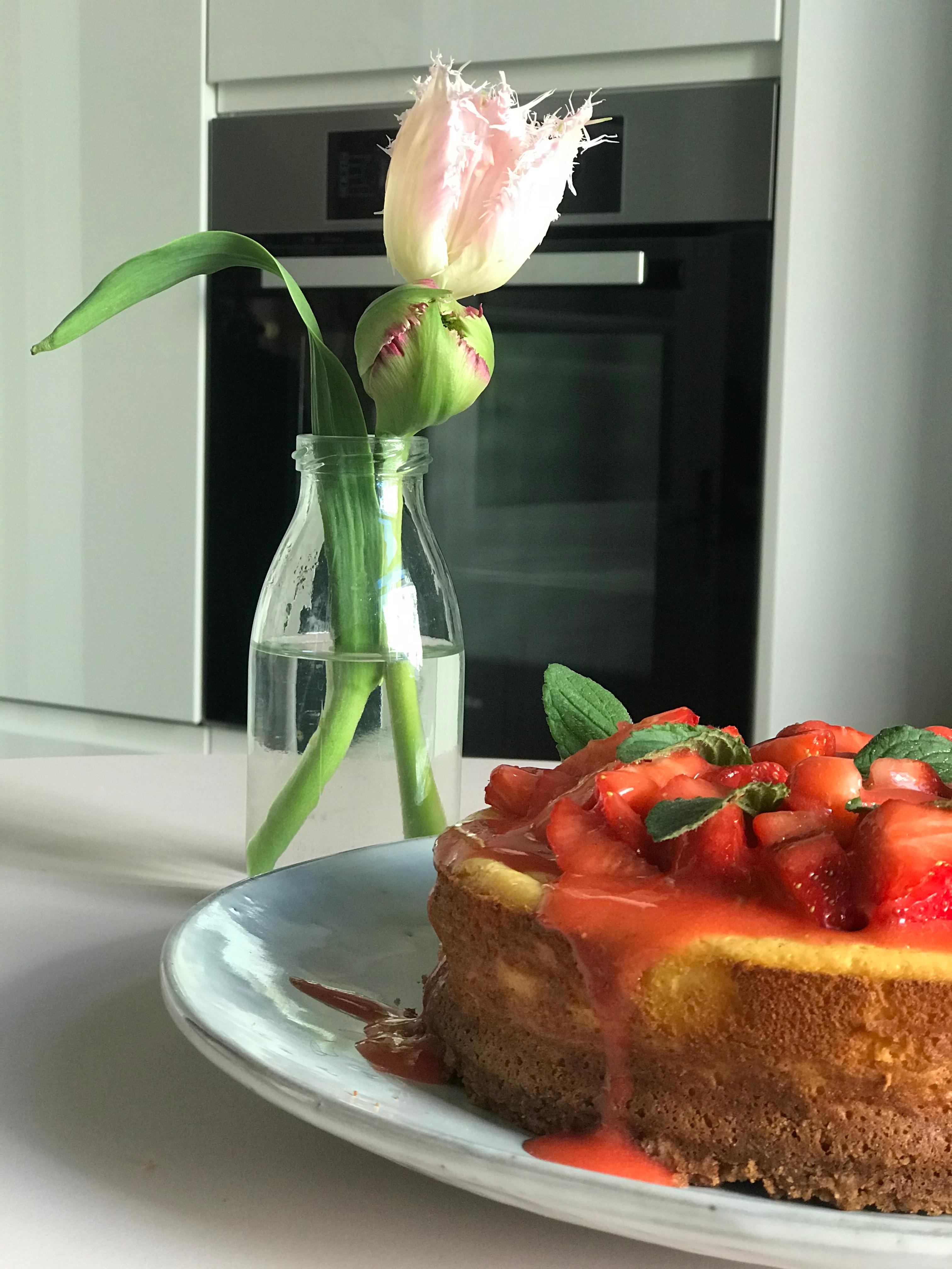 Geht immer! #cake #kuchen #cheesecake #cakelover #couchstyle #flowers #tulpen
