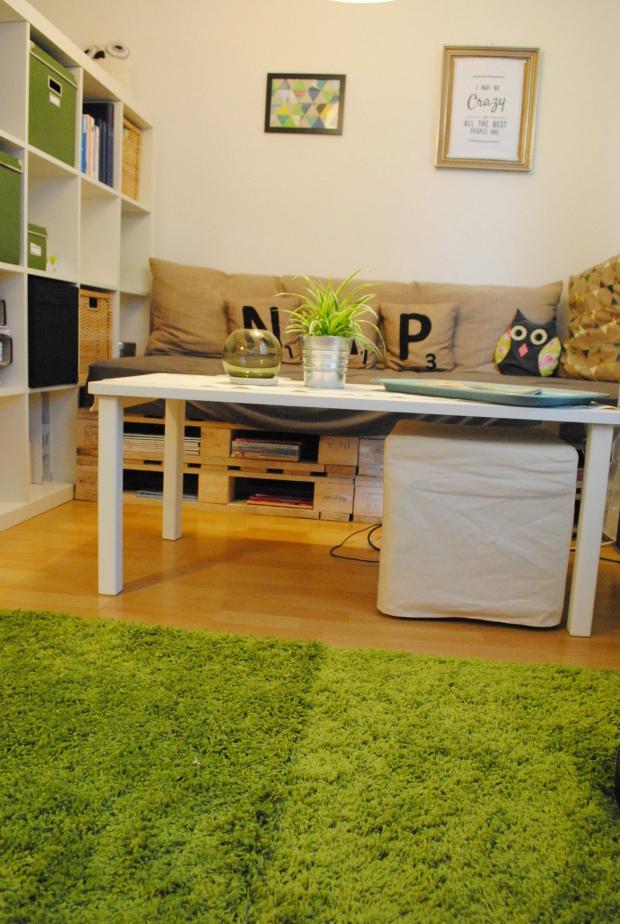 gemütliche Ecke mit DIY-Paletten-Couch #homestory