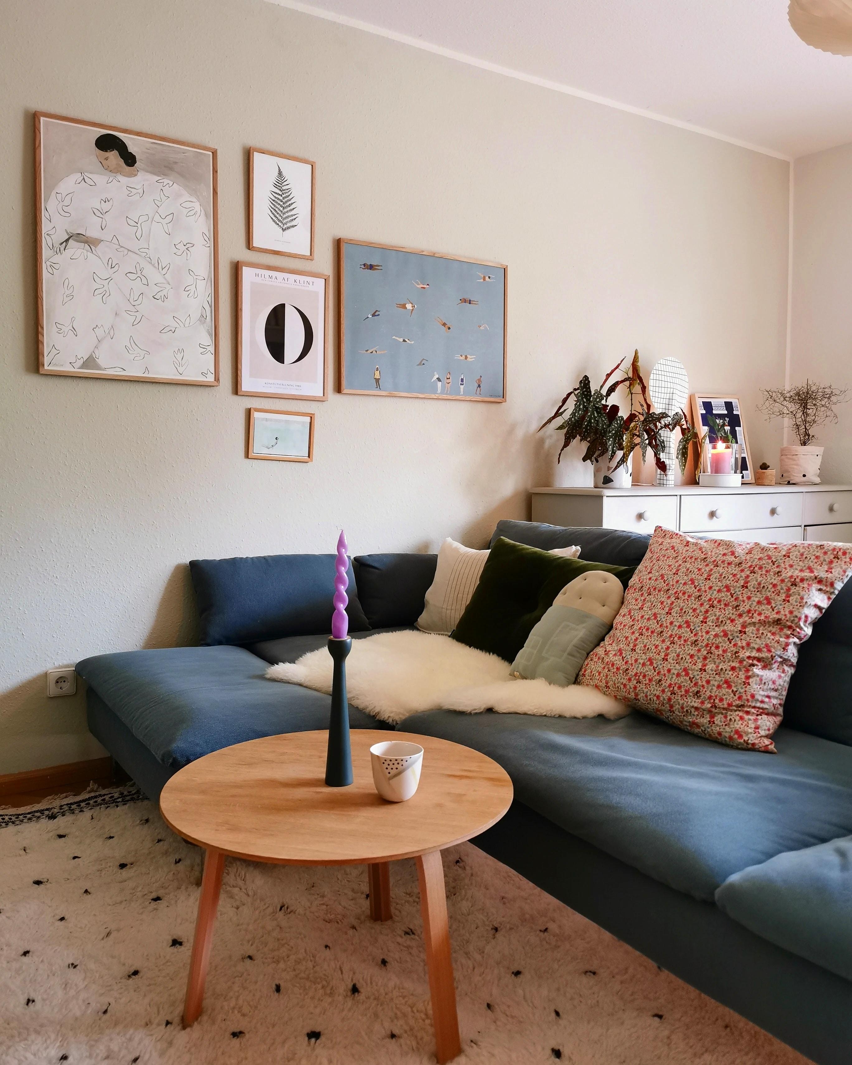 Gemütlichkeit im Wohnzimmer.
#home #livingroom #livingroominspo #livingroomview #livingroominterior #ikea #söderhamn 