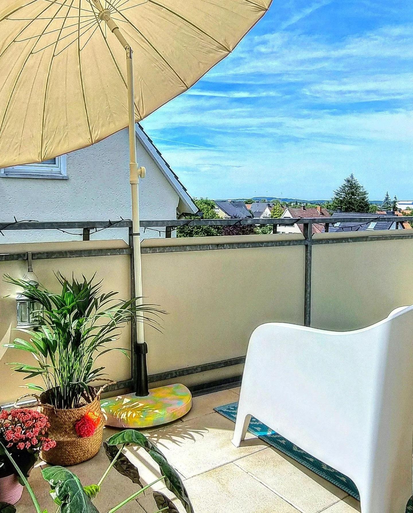 Genießt ihr heute auch so die #sonne #☀️ 😇? Zeit für #frühling #balkon #balkonien #diy #sonnenschirmständer #outdoor 