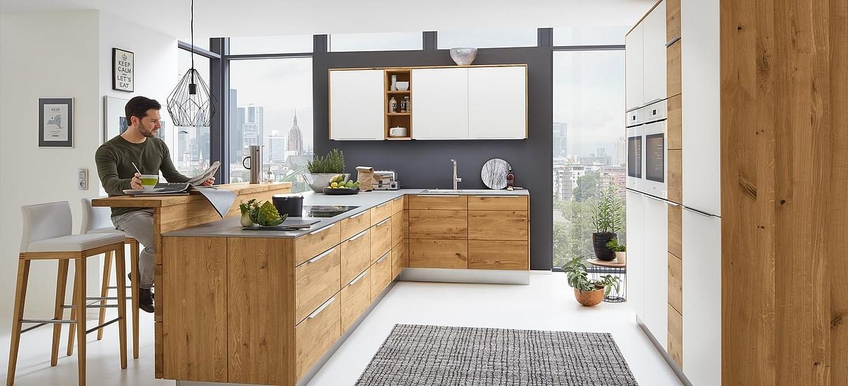 Geradlinig #modern und handwerklich #perfekt. Massivholzküche "Calezzo" von Decker Möbel. #zuhausesein #holz #kueche