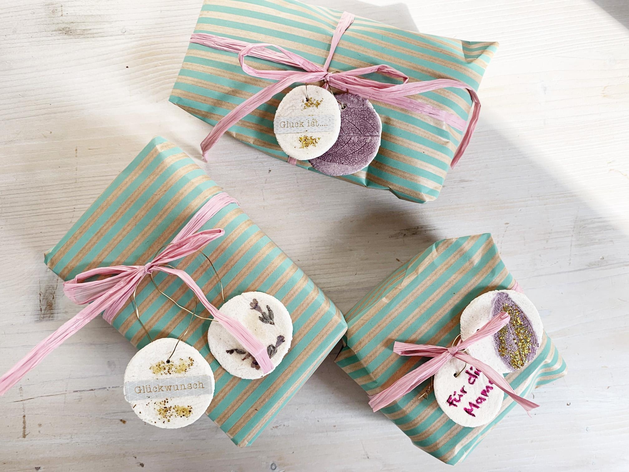 '#geschenkverpackung
Geschenkanhänger aus Salzteig - mein neuester Geschenk-Verpackungs-Tipp