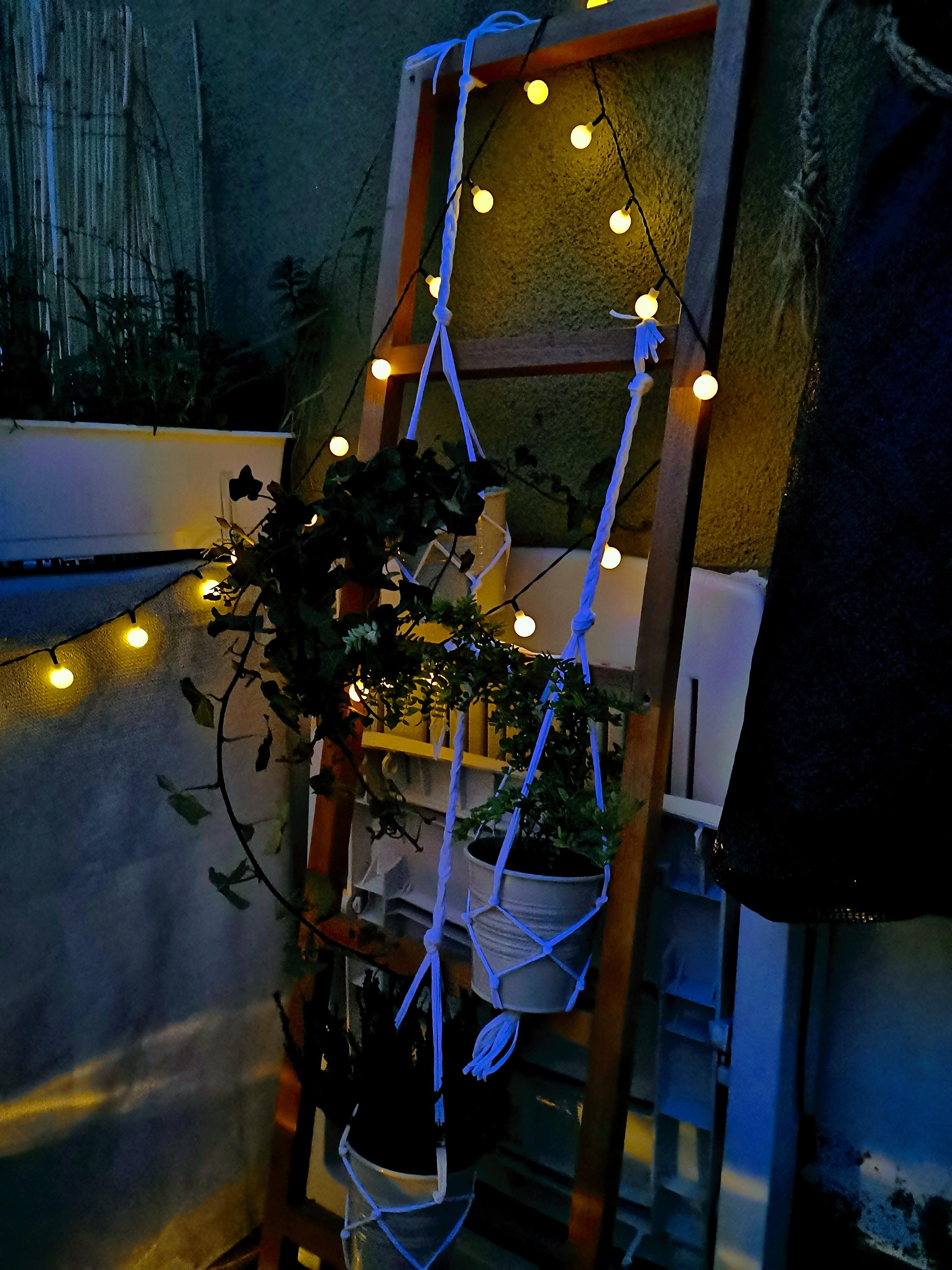 Gestern Abend auf Balkonien. Mit DIY und schönen Lichtern. Und dem ersten Mückenstich. #balkon #diy