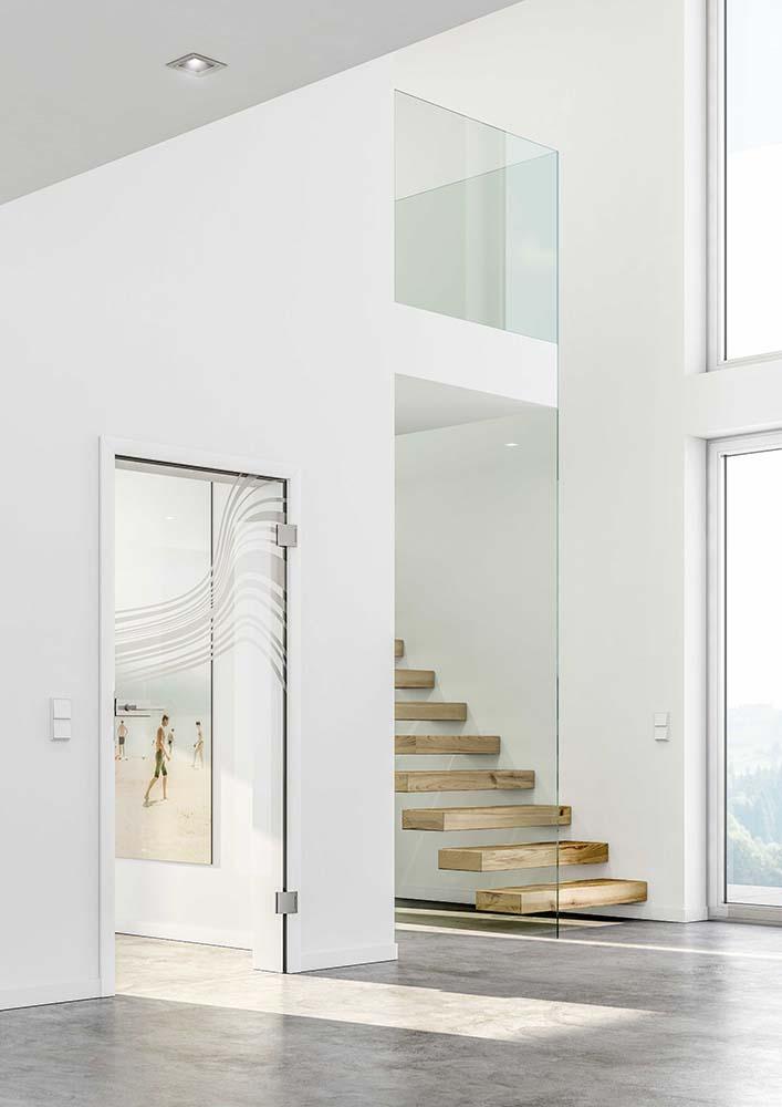 Glastür mit Motiv im Flurbereich #stylisch #glastür ©HUGA Holztüren