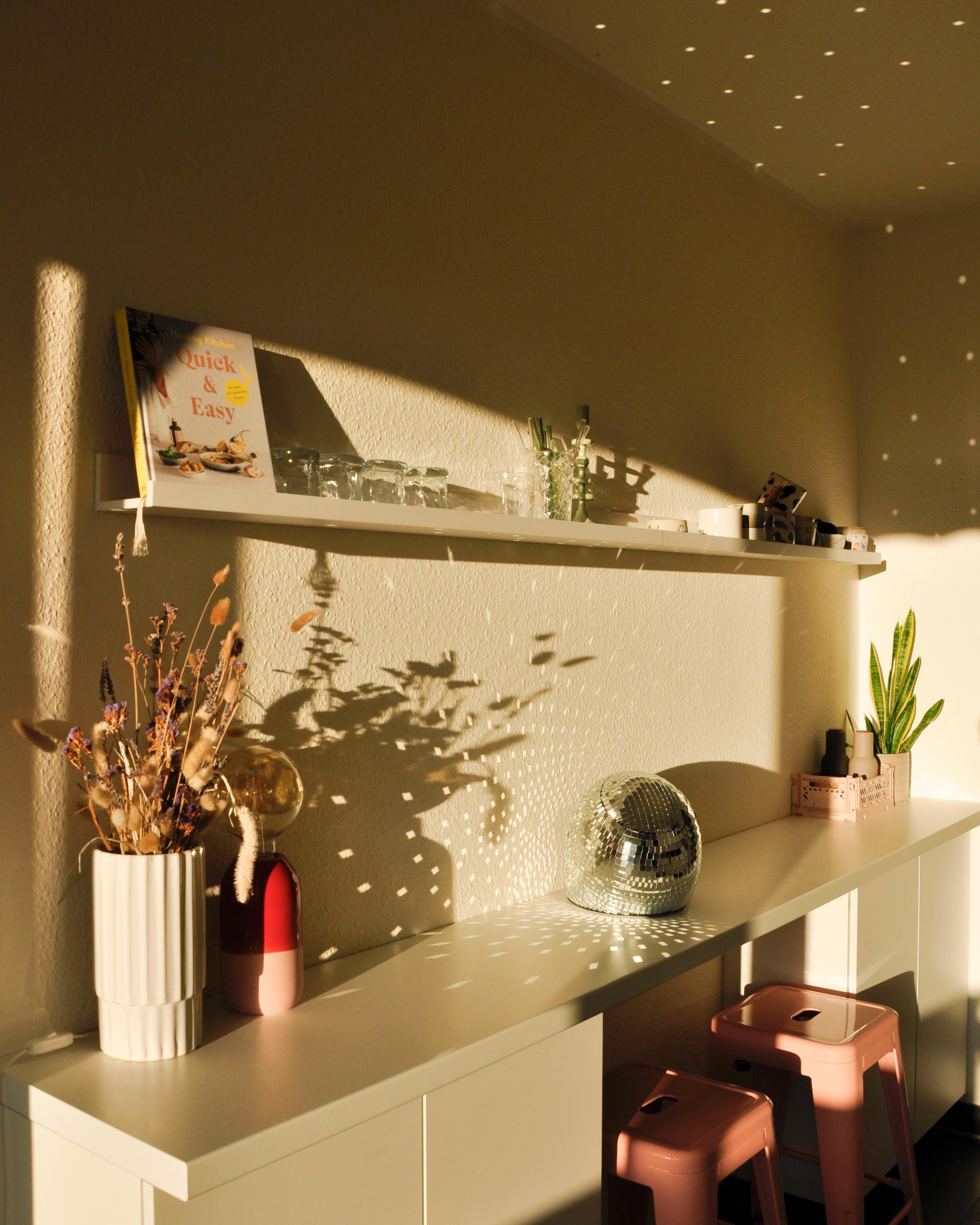 Glitzerregen in der Küche ✨
#küche #ikea #buttermilkyellow