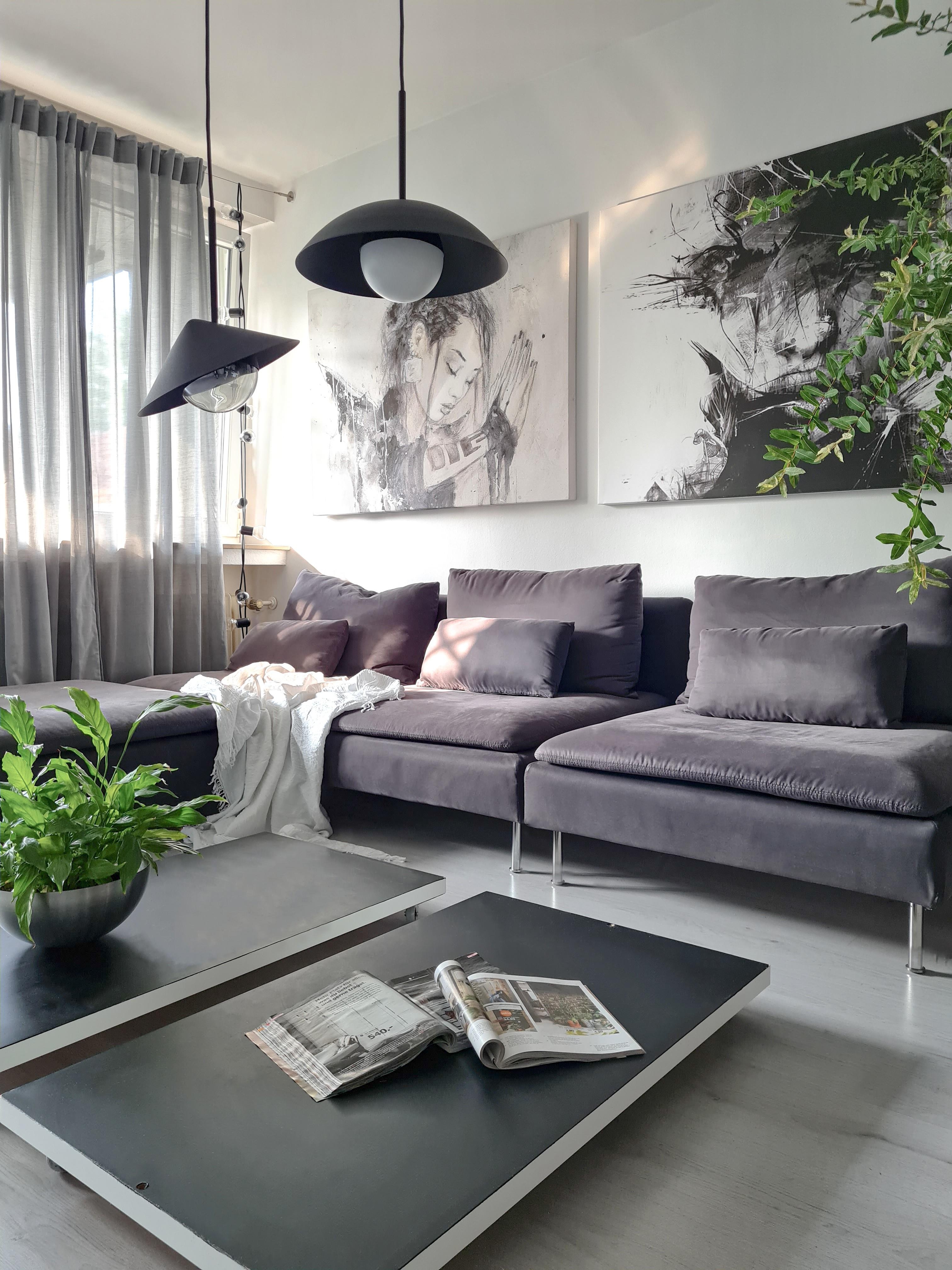 Golden autumn ☀️🍁
#wohnzimmer #couch #couchtisch #bilderwand #lampen #pflanzen #interior