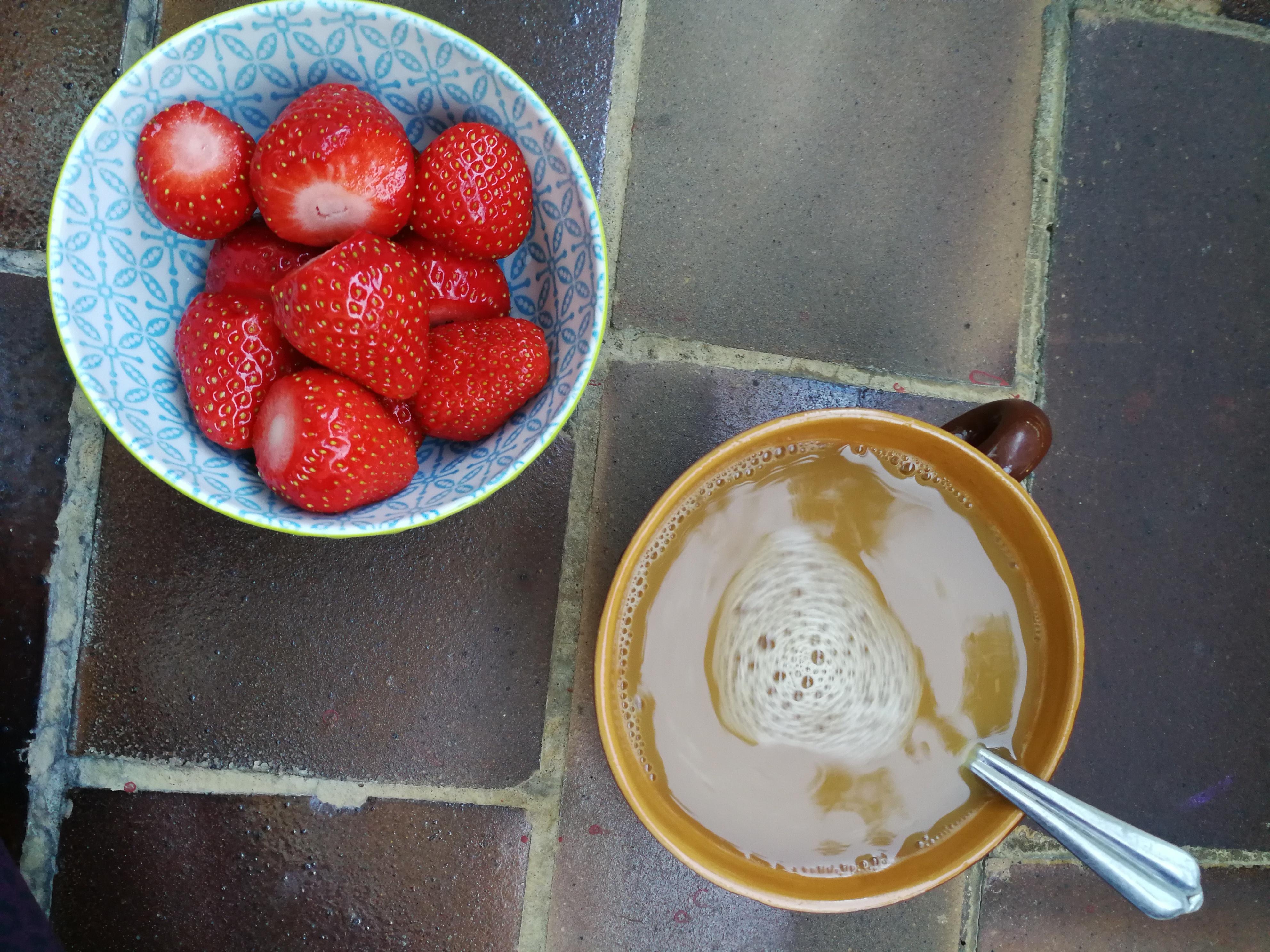 Good Morning Sunshine 🌞

#strawberriesandcoffee #summer #goodmorning 